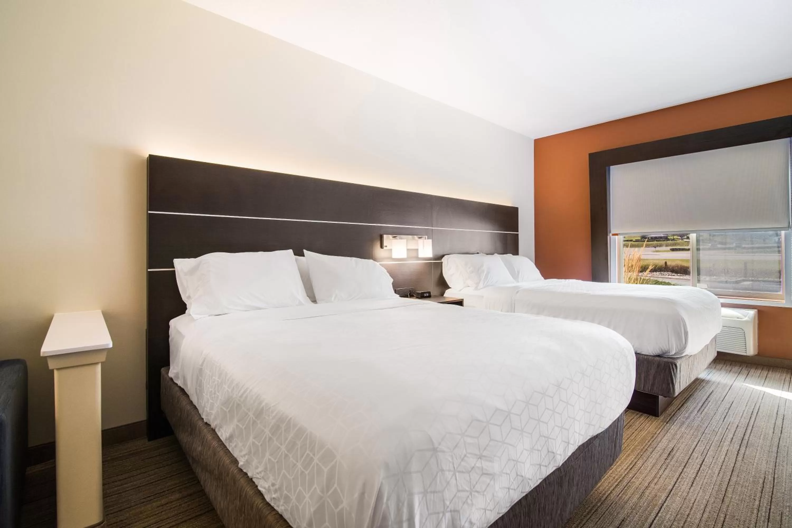 Bedroom, Bed in Holiday Inn Express & Suites Custer-Mt Rushmore