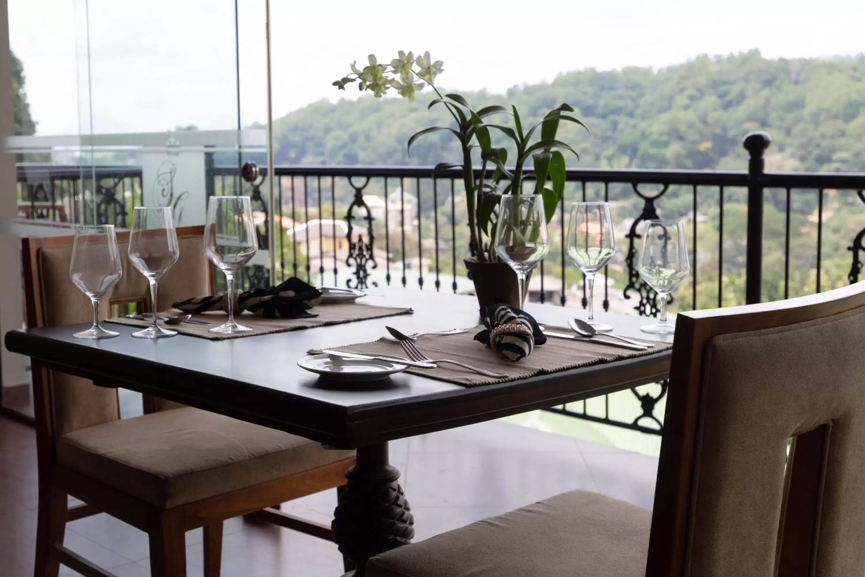 Restaurant/places to eat in Kings Ridge Kandy Restaurant/places to eat in Kings Ridge Kandy