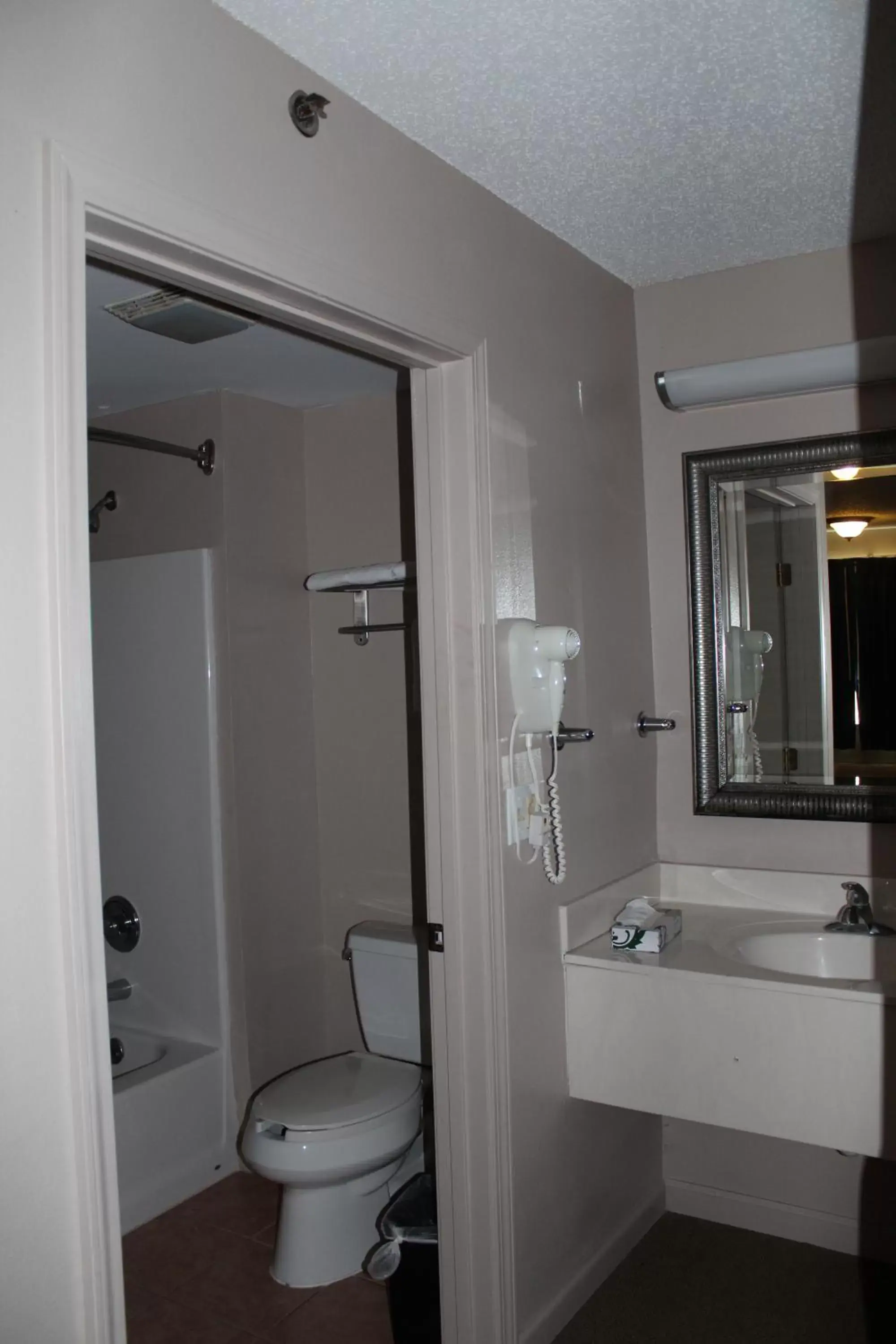 Bathroom in Carom Inn a Travelodge by Wyndham Denham Springs-Baton Rouge