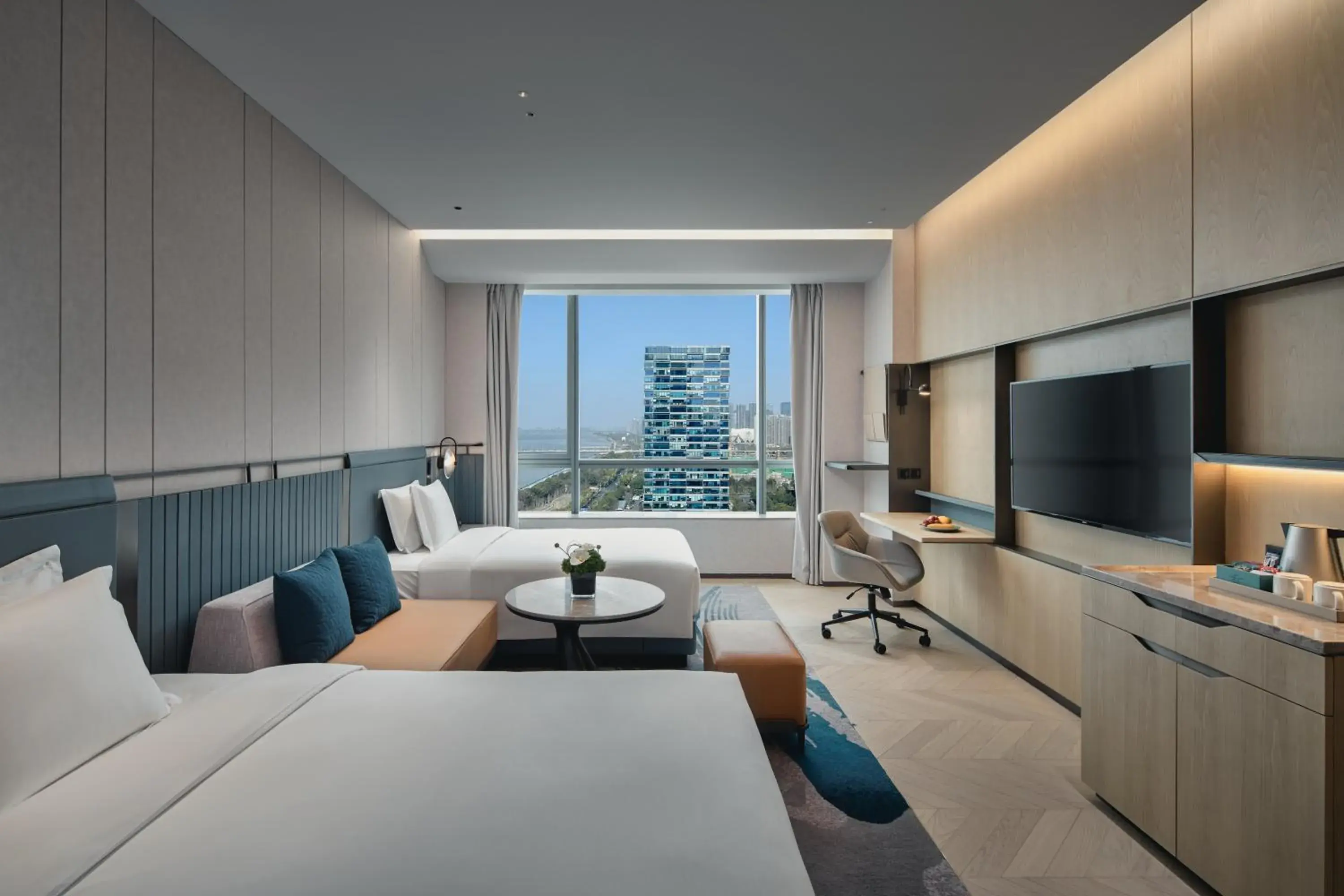 Bed in Crowne Plaza Hangzhou Riverside by IHG Bed in Crowne Plaza Hangzhou Riverside by IHG