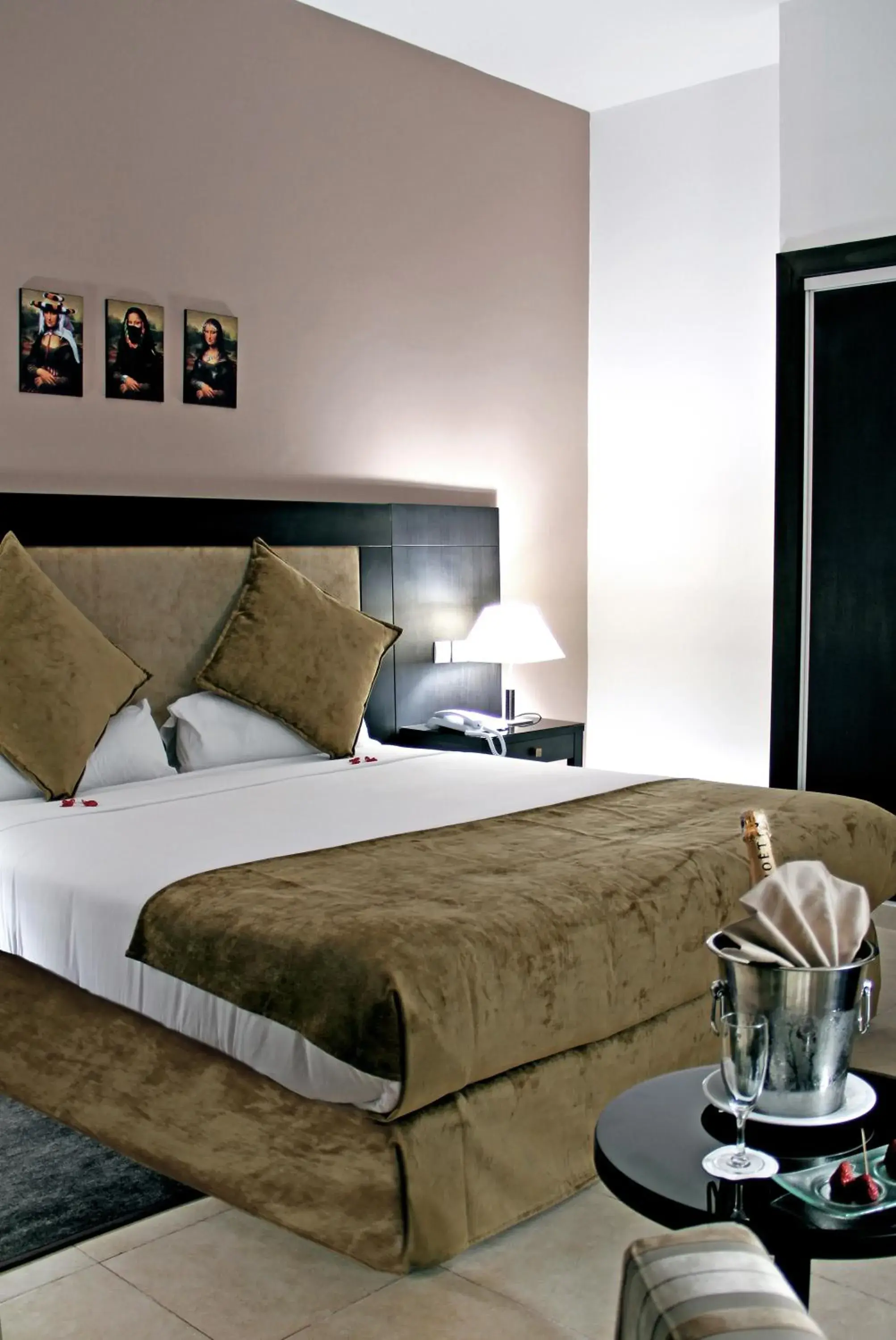 Bed in Rawabi Hotel Marrakech & Spa