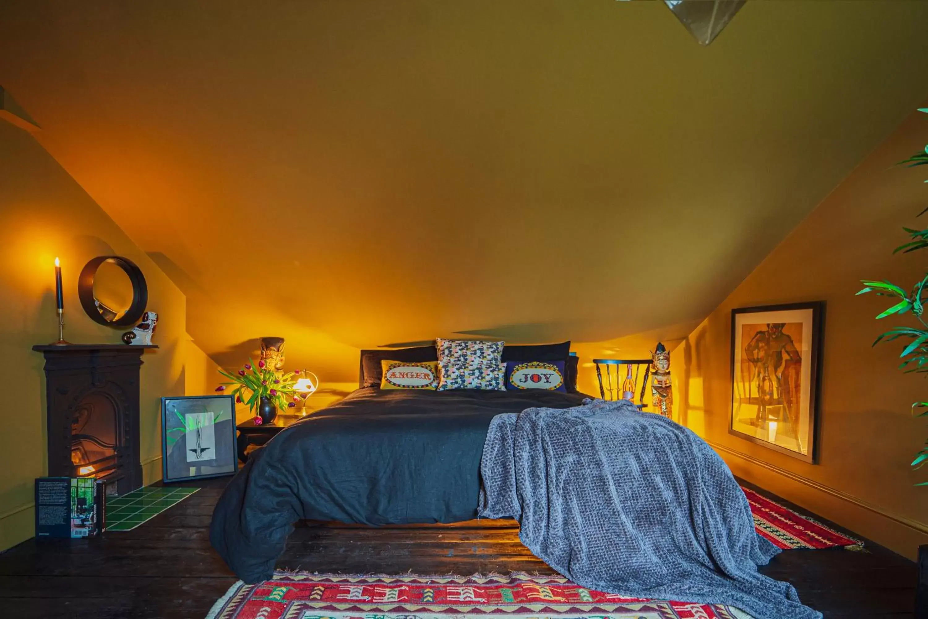 Photo of the whole room, Bed in BOHOTEL