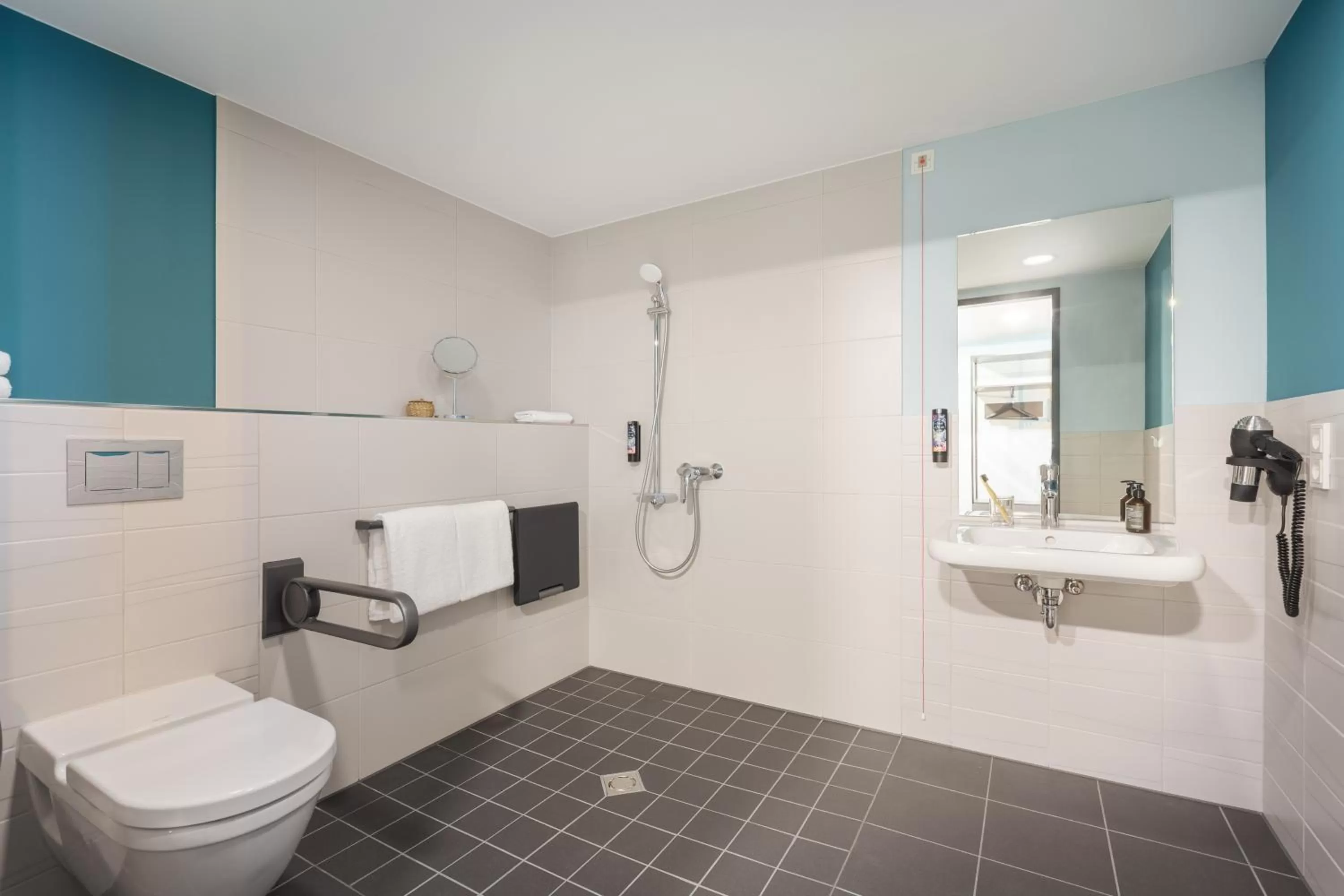 Bathroom in Holiday Inn - the niu, Seven Dusseldorf Ost by IHG