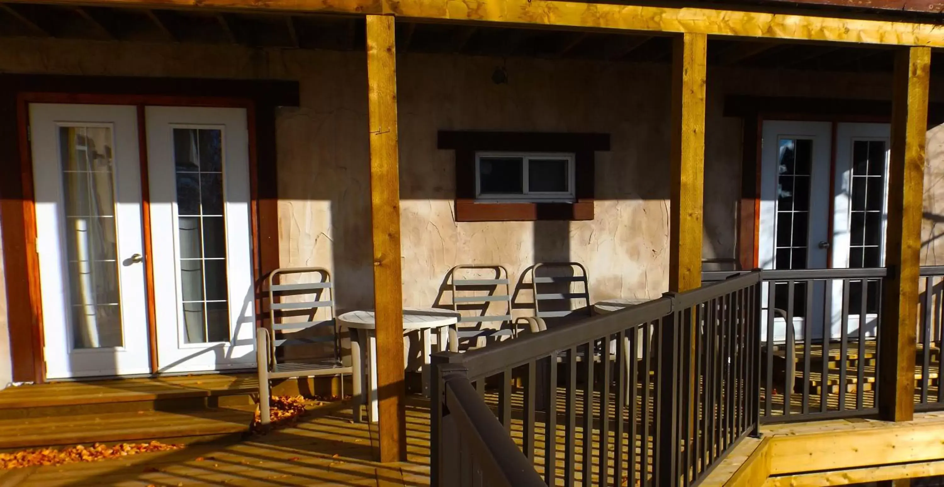 Balcony/Terrace in Timberland Inn