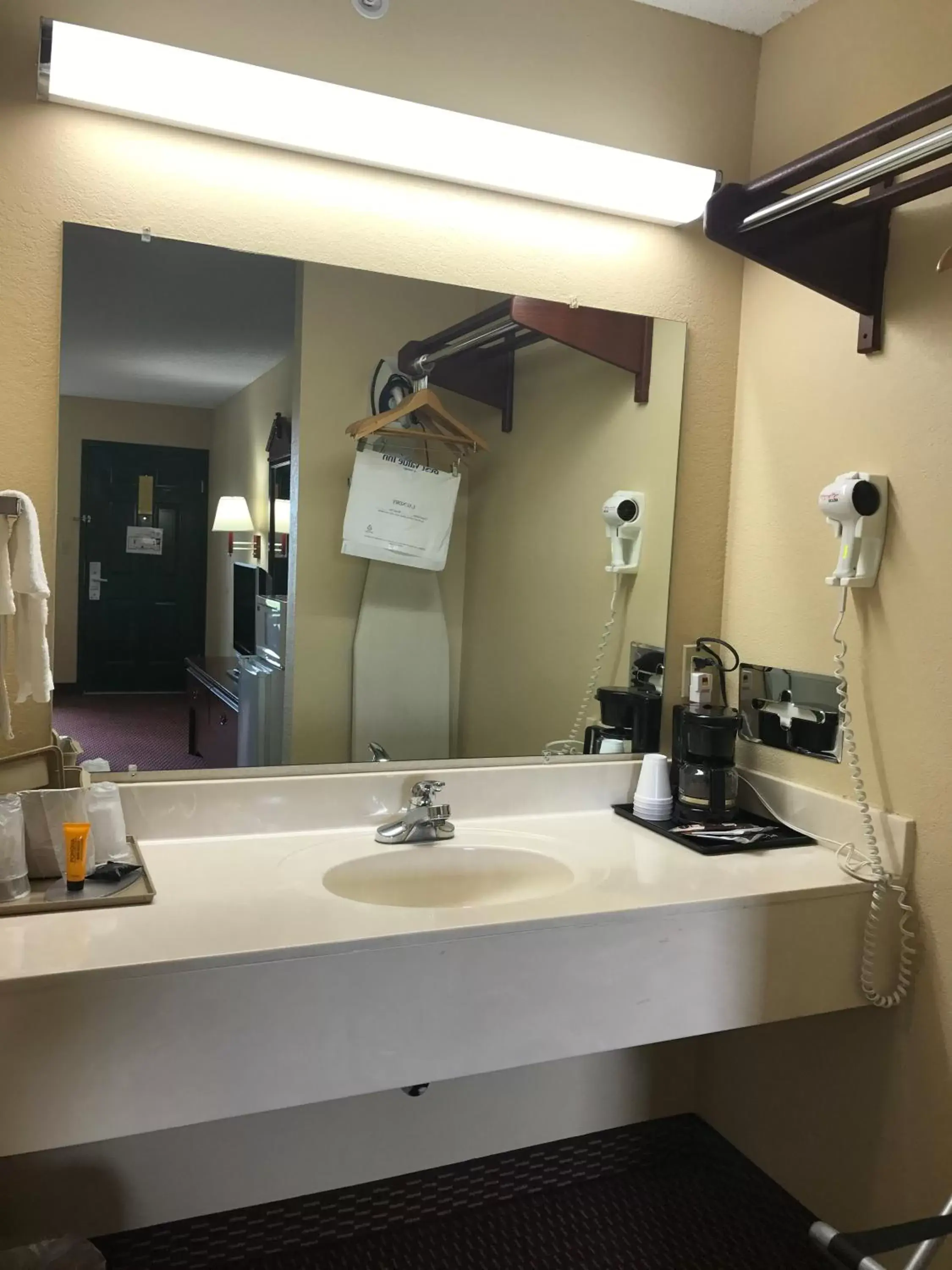 Bathroom in Americas Best Value Inn & Suites - Little Rock - Maumelle