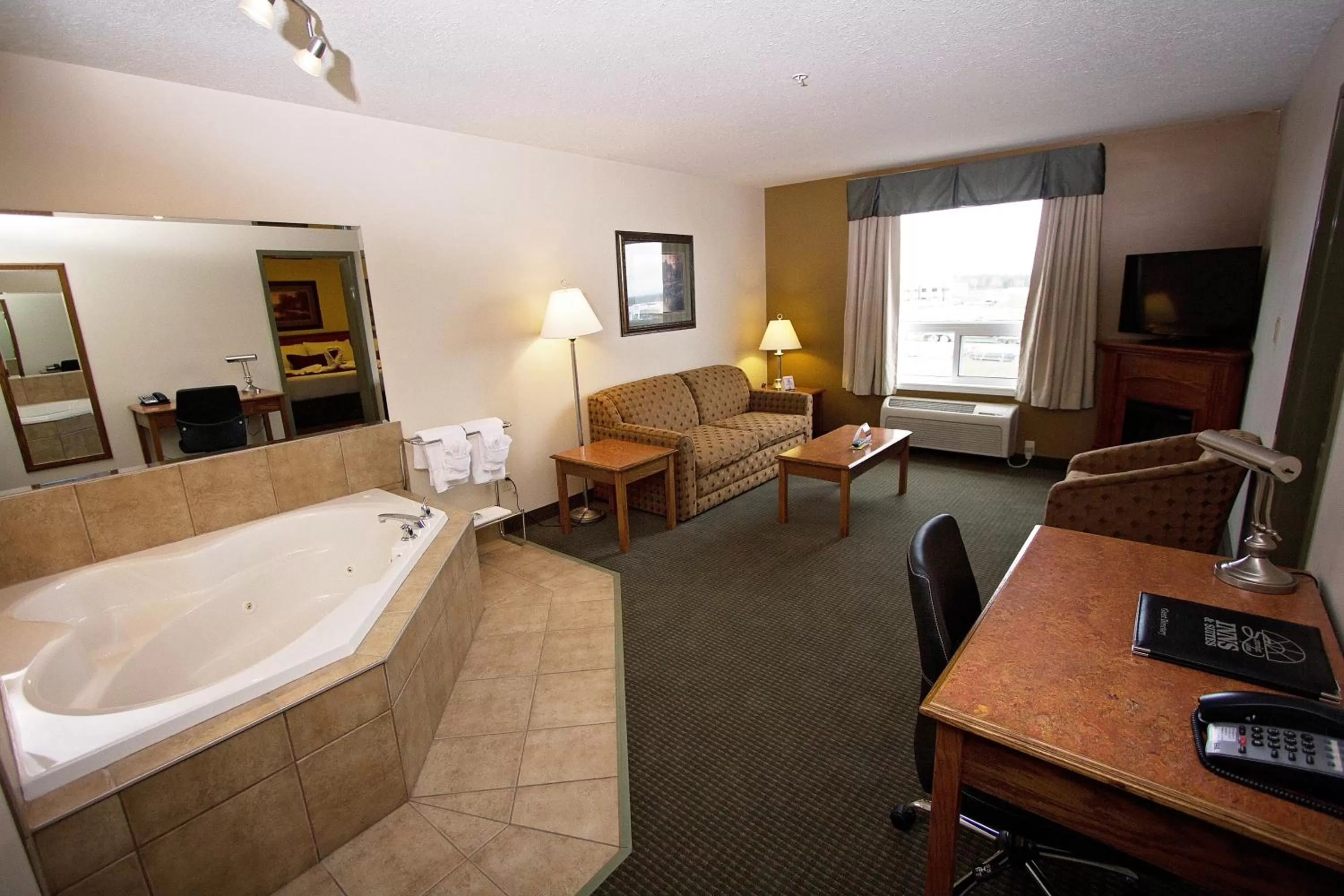 Bedroom, Bed in Service Plus Inns & Suites Drayton Valley