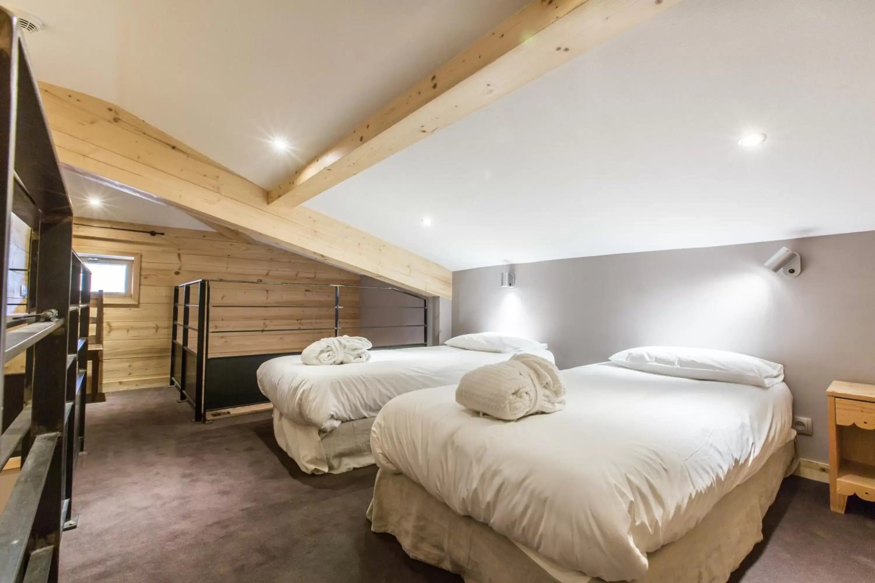 Bedroom, Bed in Hôtel Spa Crychar