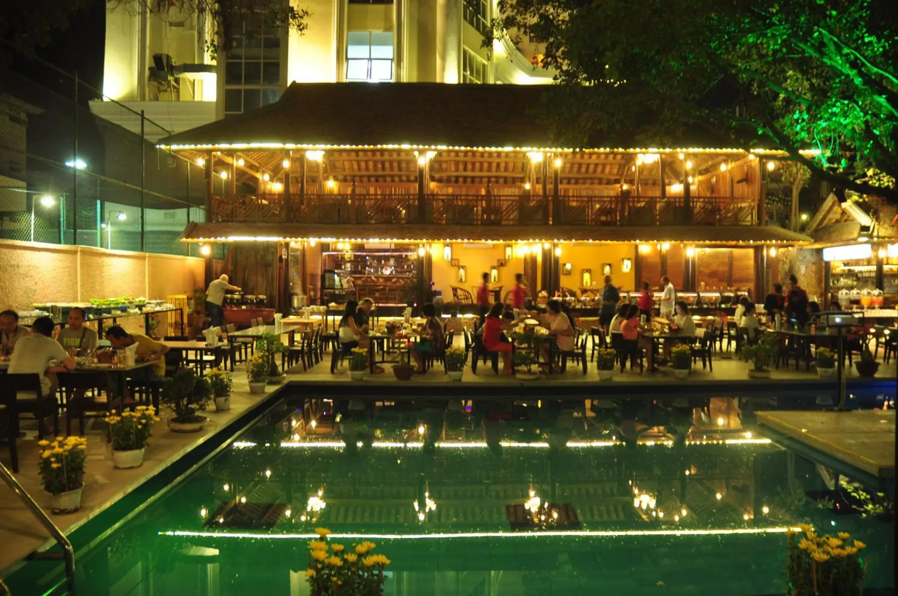 Restaurant/places to eat, Lounge/Bar in Yasaka Saigon Resort Hotel & Spa