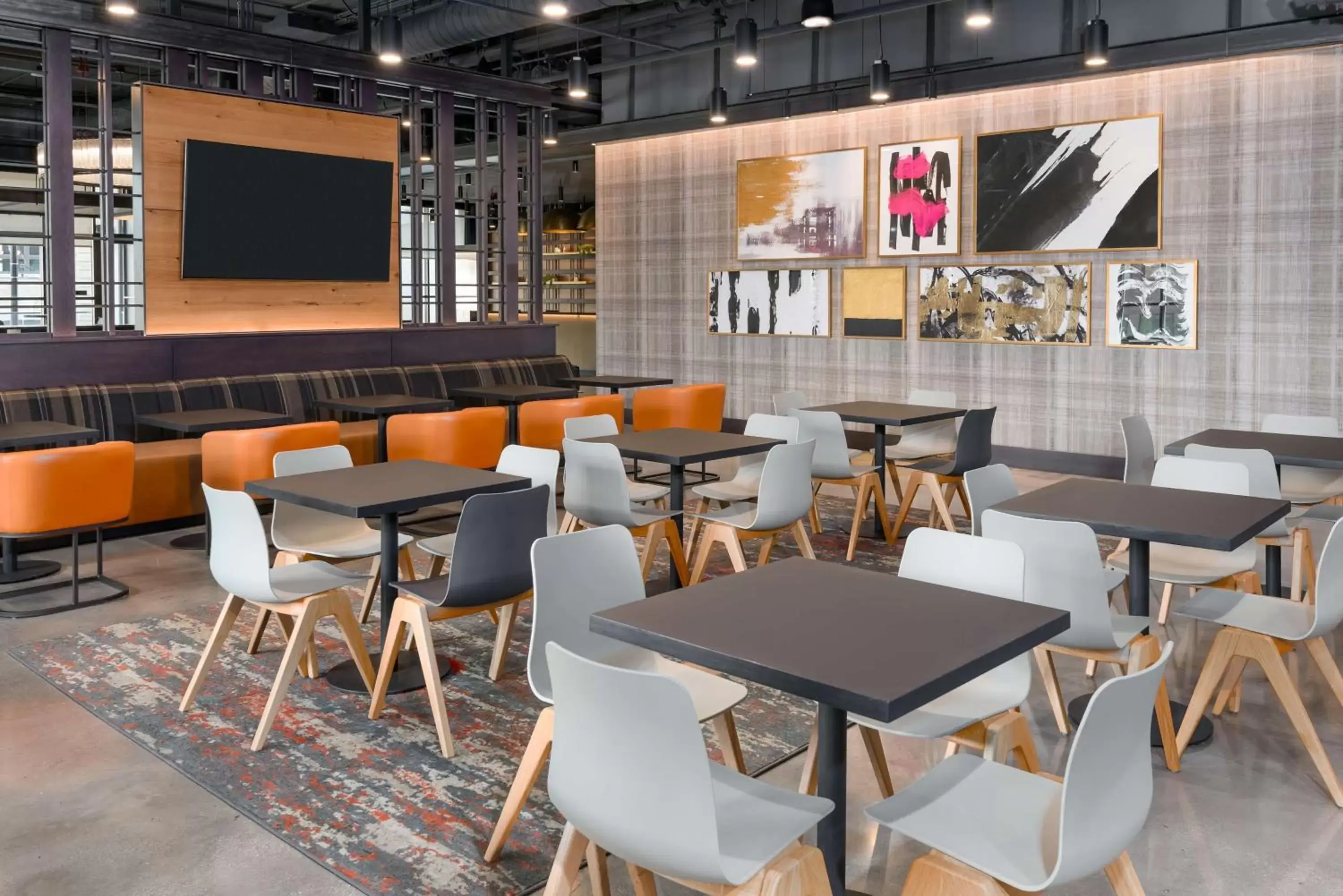 Lounge or bar in Hyatt House Chicago West Loop-Fulton Market Lounge or bar in Hyatt House Chicago West Loop-Fulton Market