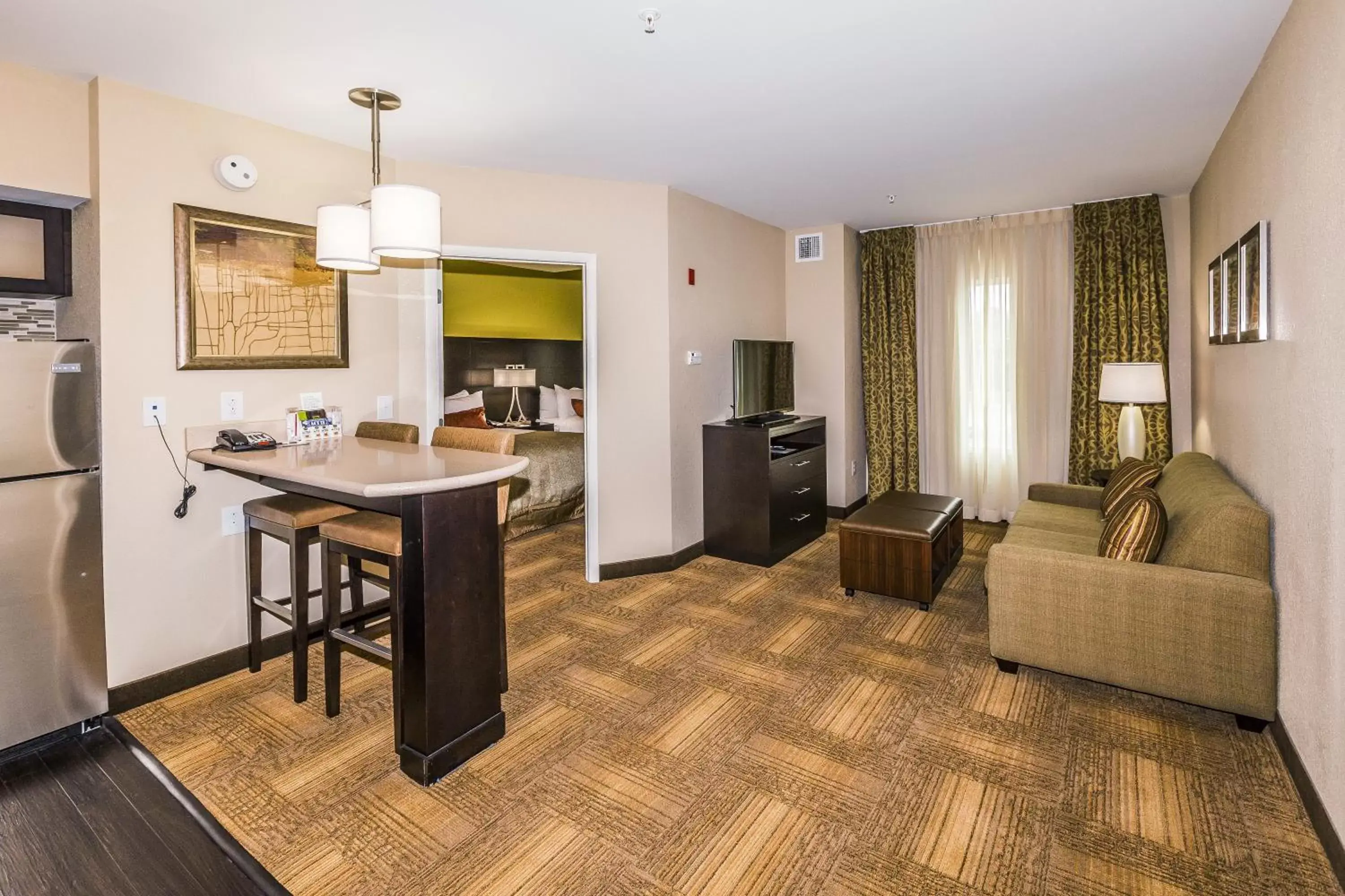 Photo of the whole room, Seating Area in Staybridge Suites Knoxville West, an IHG Hotel