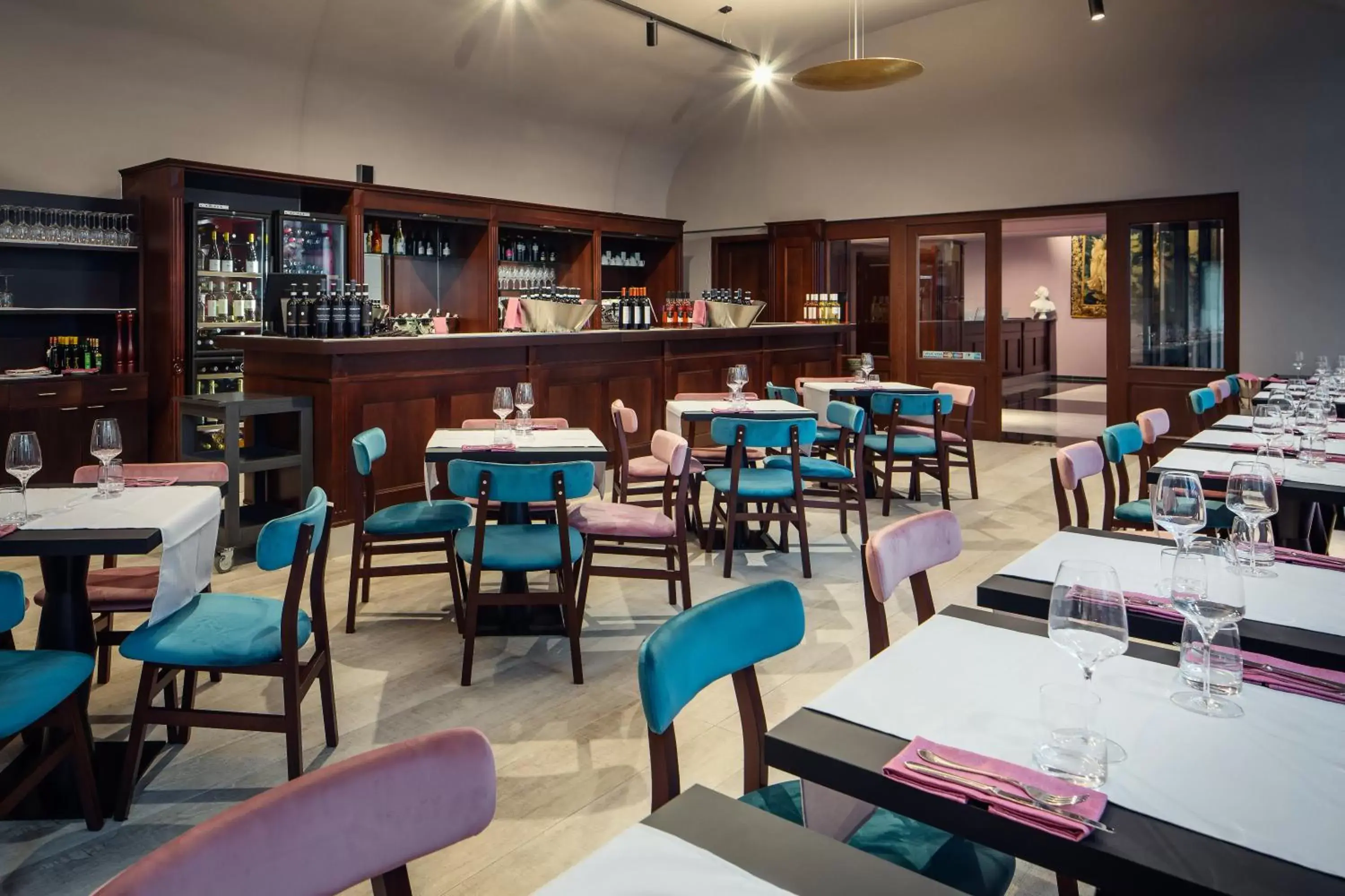 Restaurant/places to eat in Michelangelo Grand Hotel Restaurant/places to eat in Michelangelo Grand Hotel