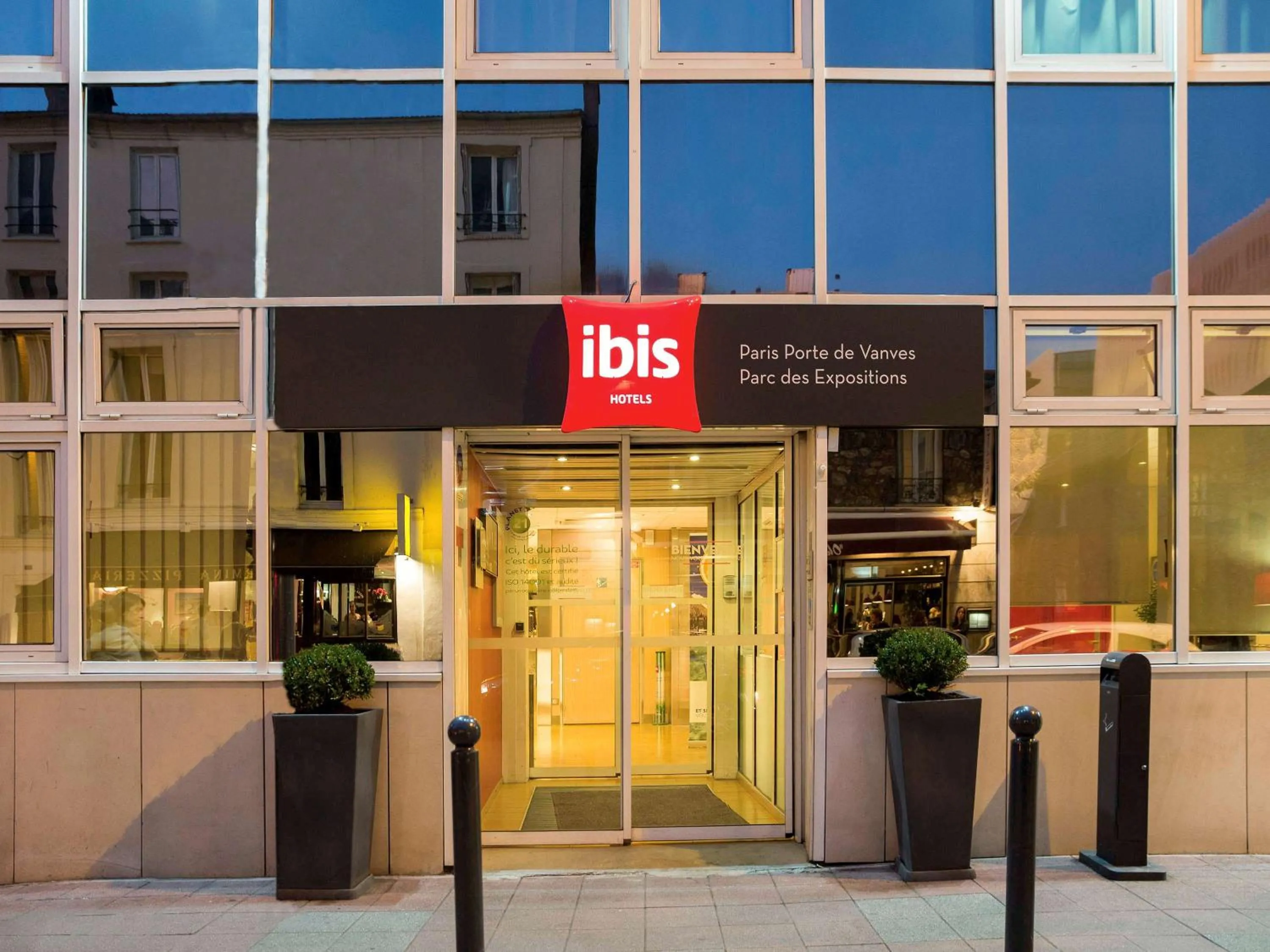 Property building in ibis Paris Vanves Parc des Expositions