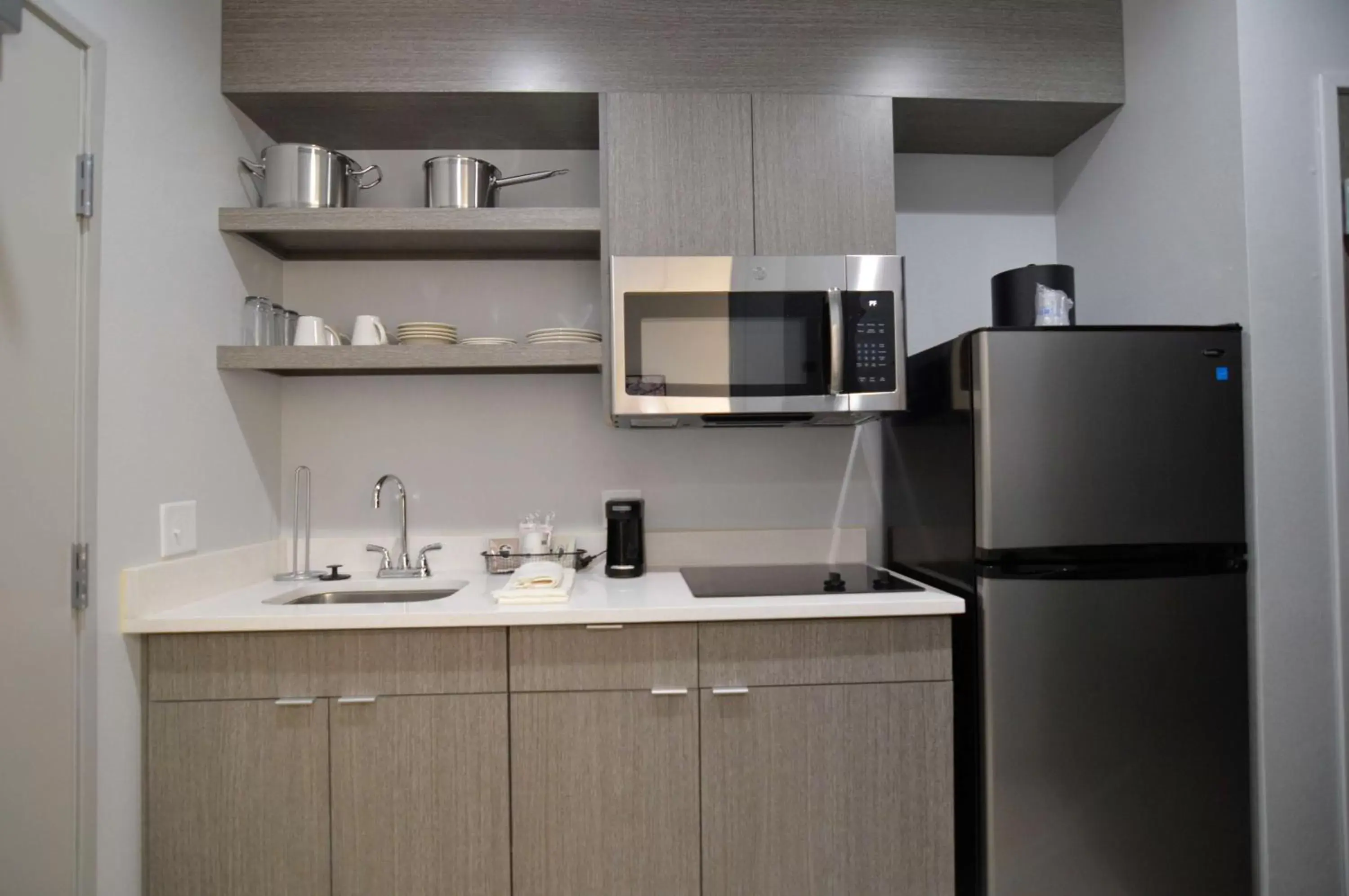 Kitchen or kitchenette in Best Western Plus Executive Residency Oklahoma City I-35 Kitchen or kitchenette in Best Western Plus Executive Residency Oklahoma City I-35