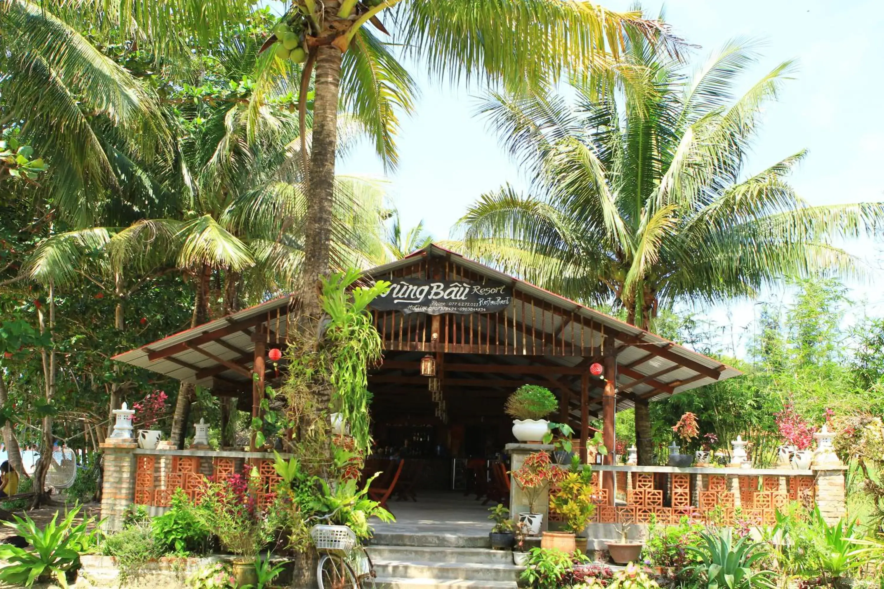 Restaurant/places to eat, Property Building in Vung Bau Resort