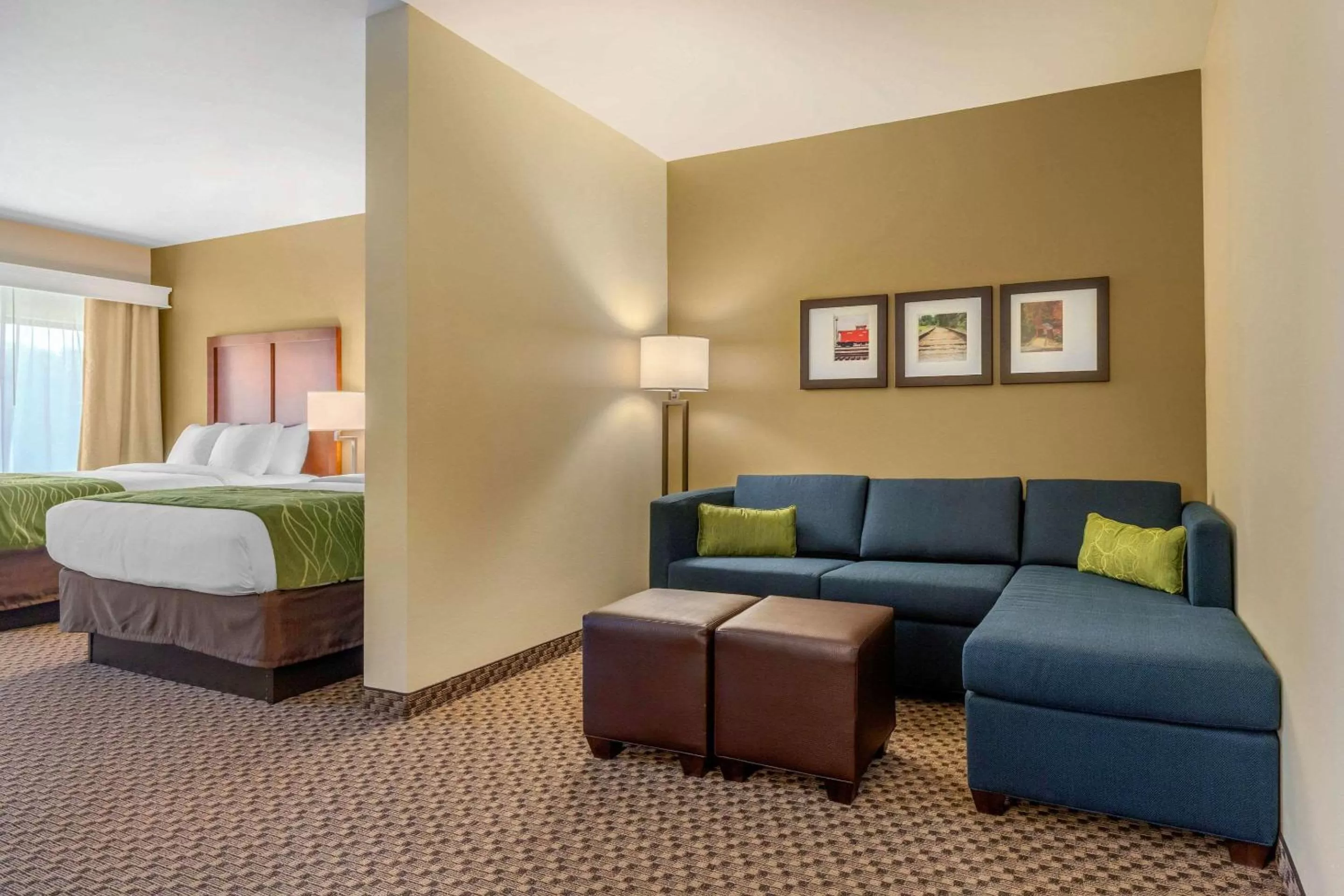 Photo of the whole room, Bed in Comfort Inn & Suites Florence Center Area