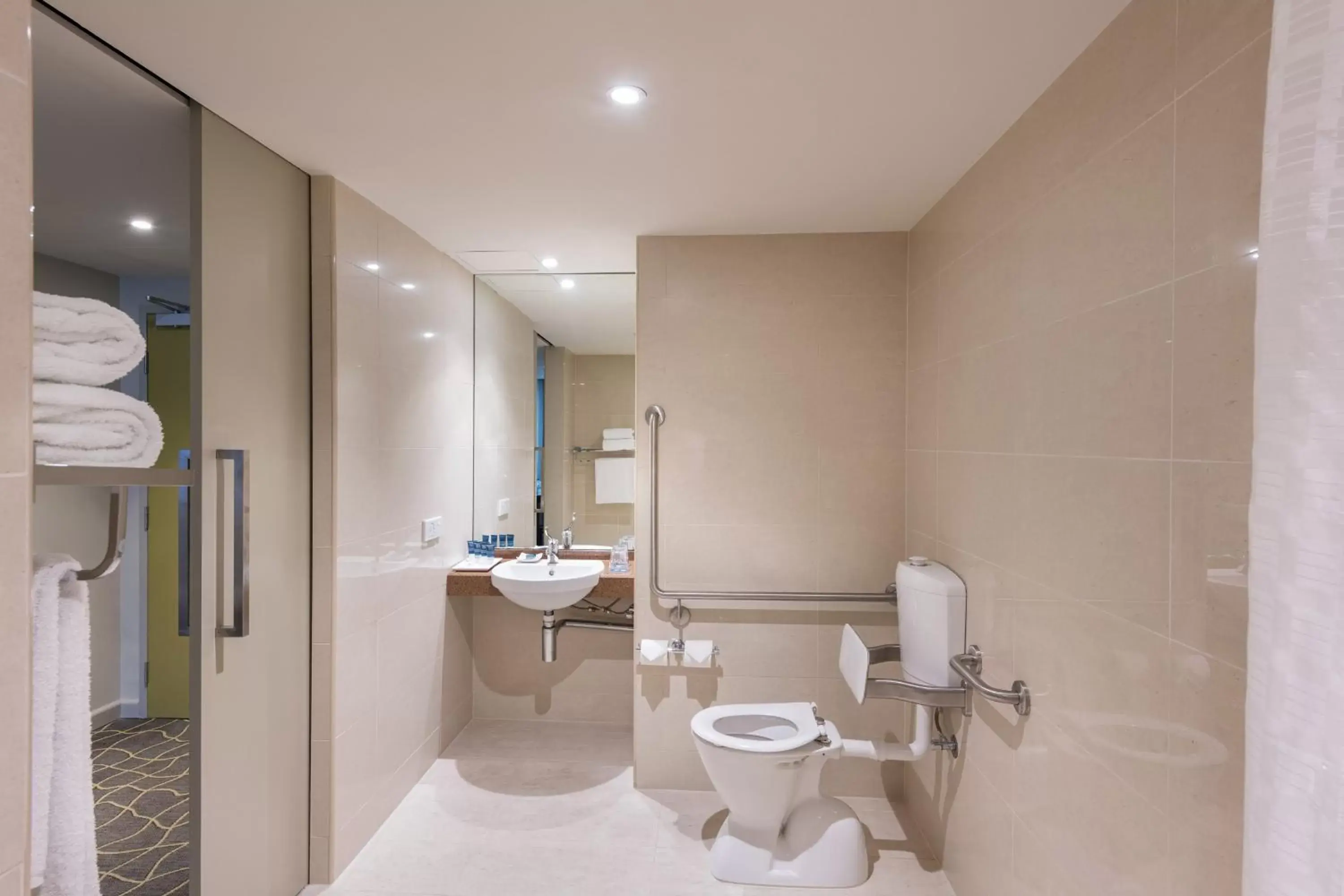 Bathroom in Four Points by Sheraton Perth