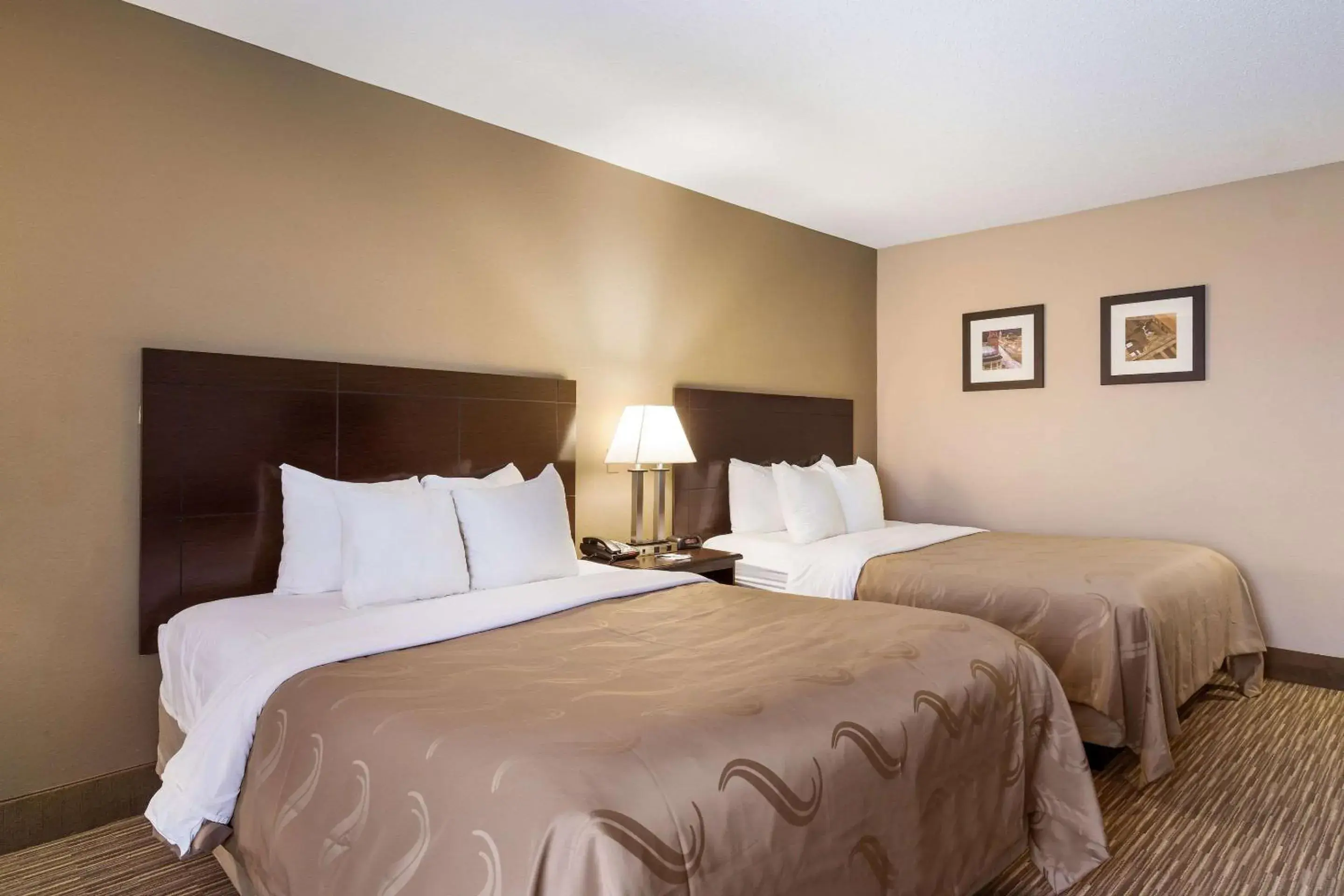 Photo of the whole room, Bed in Quality Inn I-70 Near Kansas Speedway