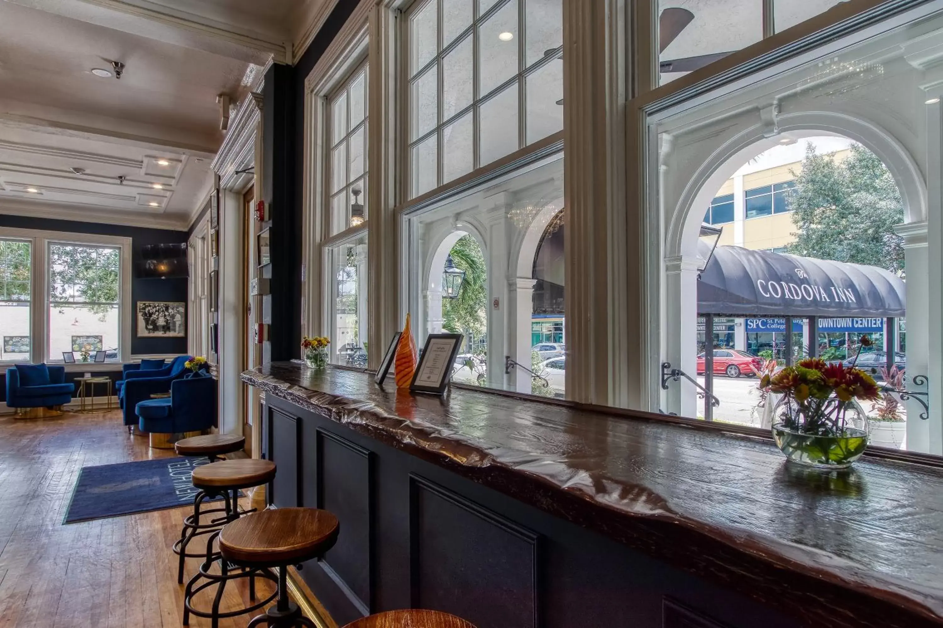 Seating area, Lounge/Bar in New Hotel Collection Downtown St Pete