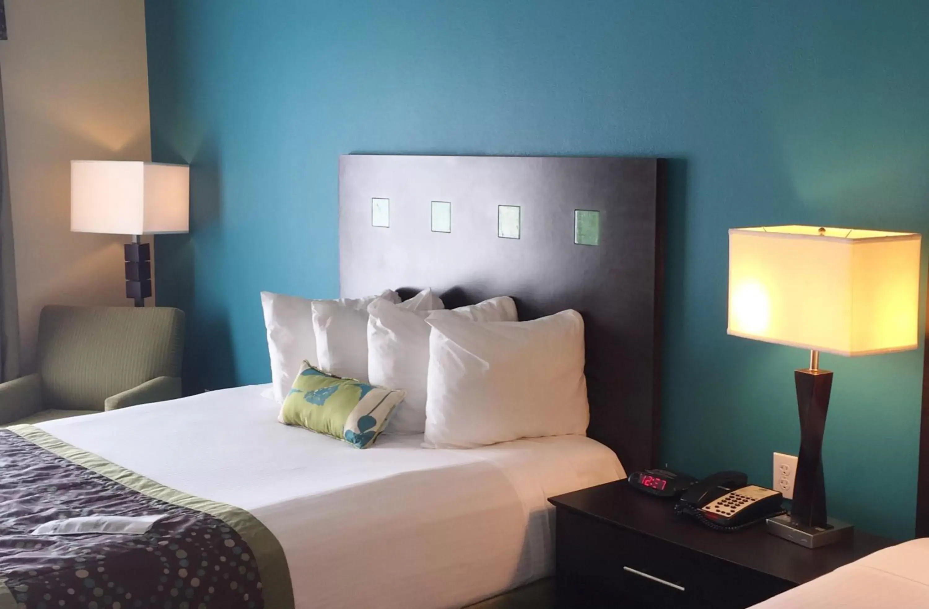 Bedroom, Room Photo in Best Western Plus DeSoto Inn & Suites