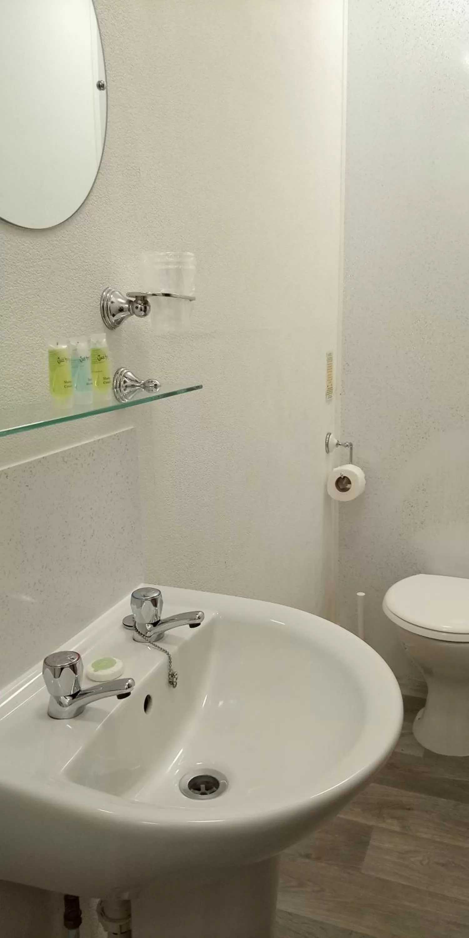 Bathroom in The Kynance House on Plymouth Hoe ,26 Ensuite Rooms