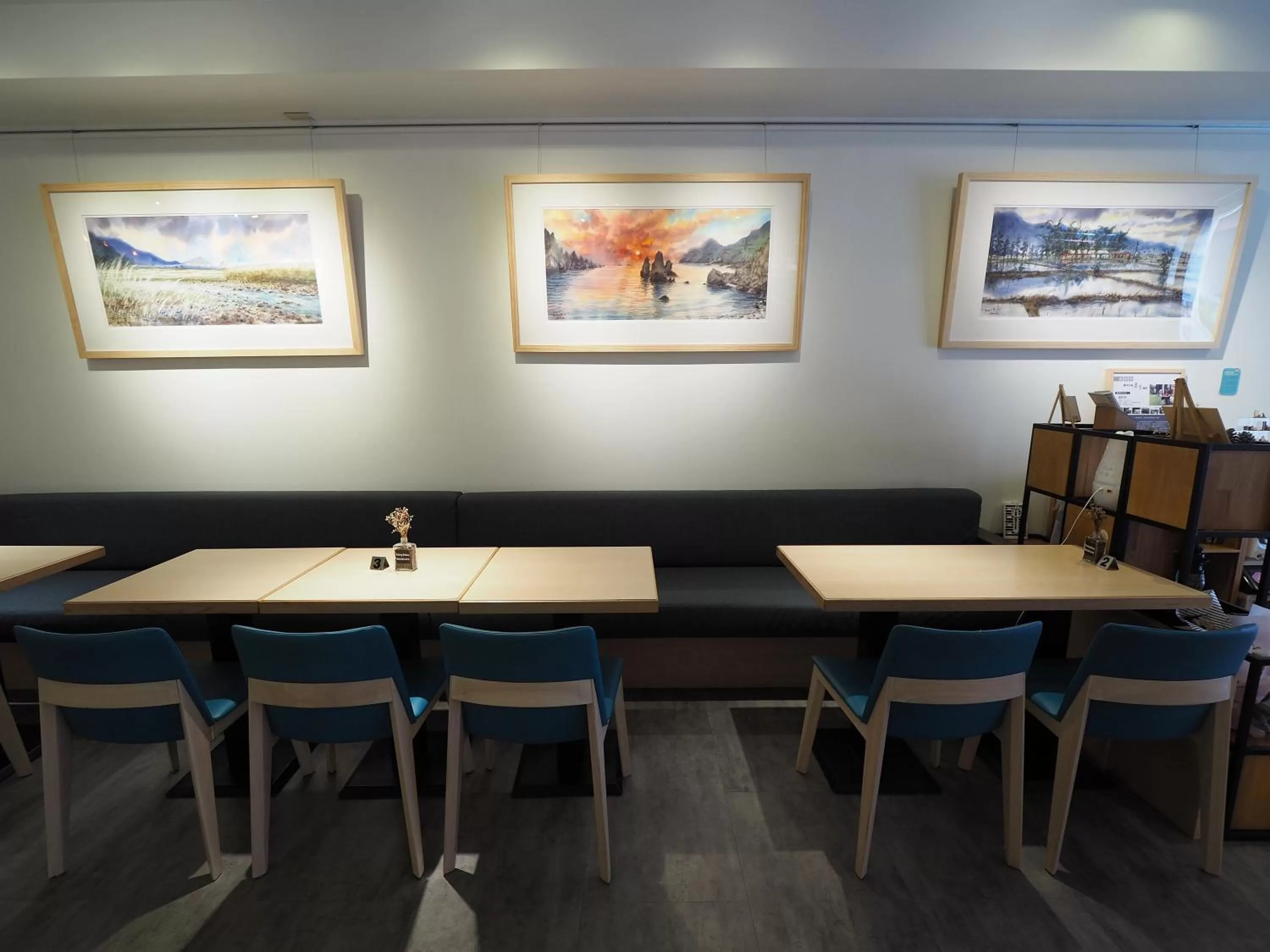 Restaurant/places to eat in Hangkhau Hotel