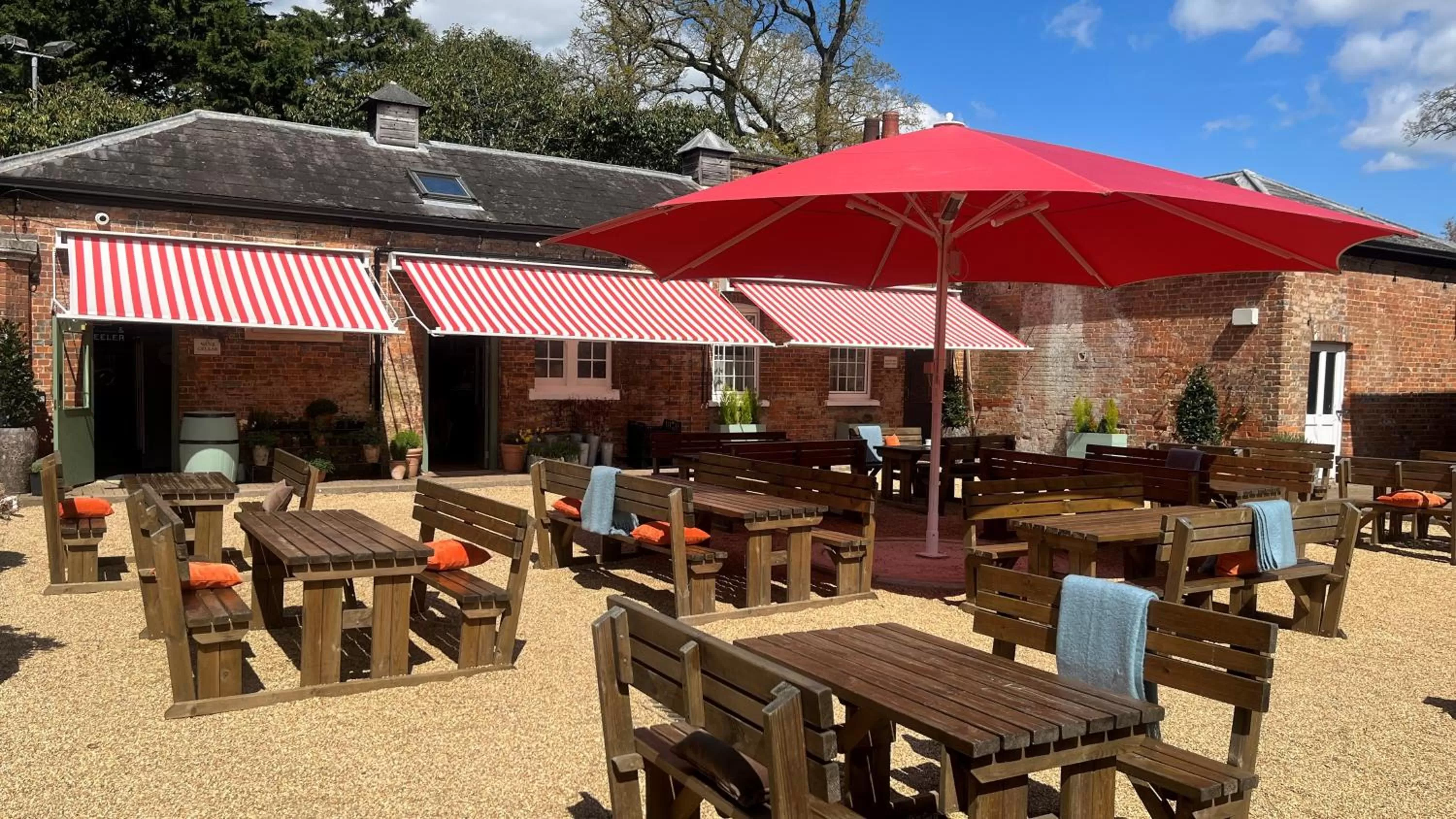 Inner courtyard view in The Retreat, Elcot Park