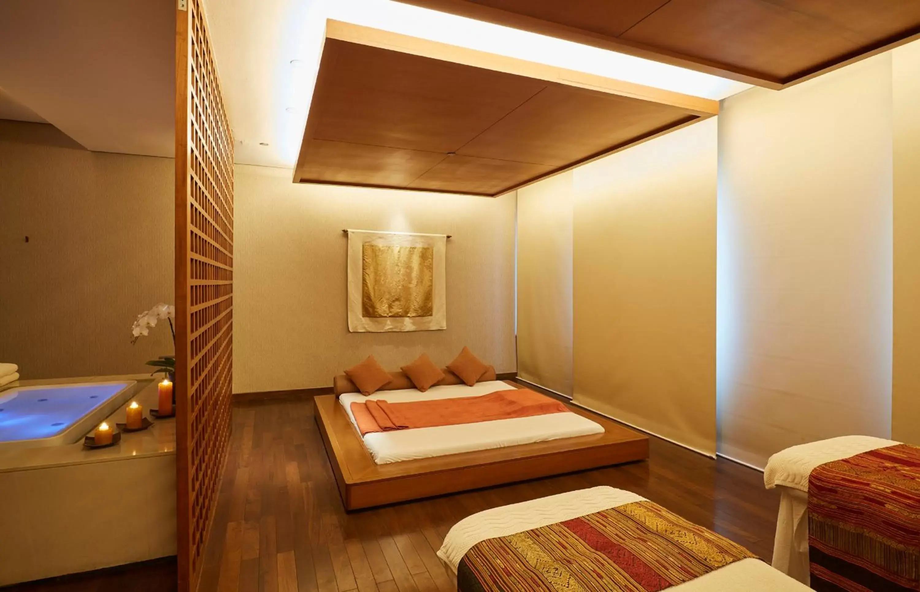 Massage, Bed in Shangri-La Bangkok