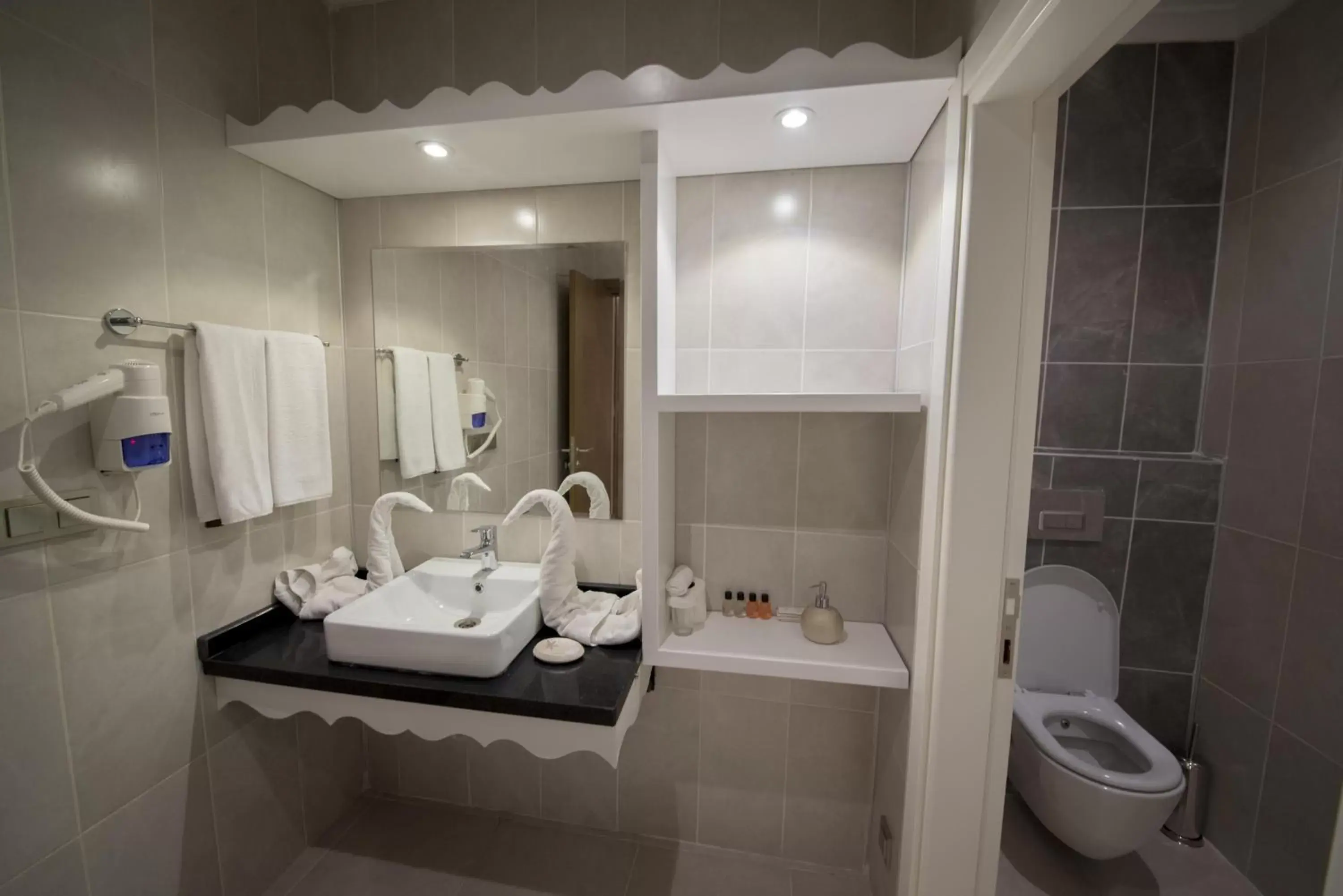 Bathroom in Yeniceri City Hotel