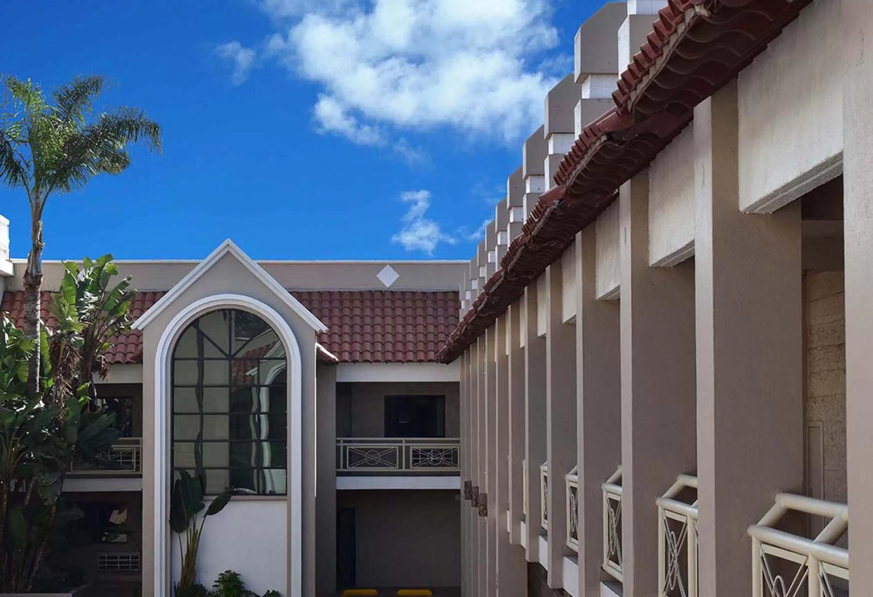 Property building in Del Mar Inn Rosarito