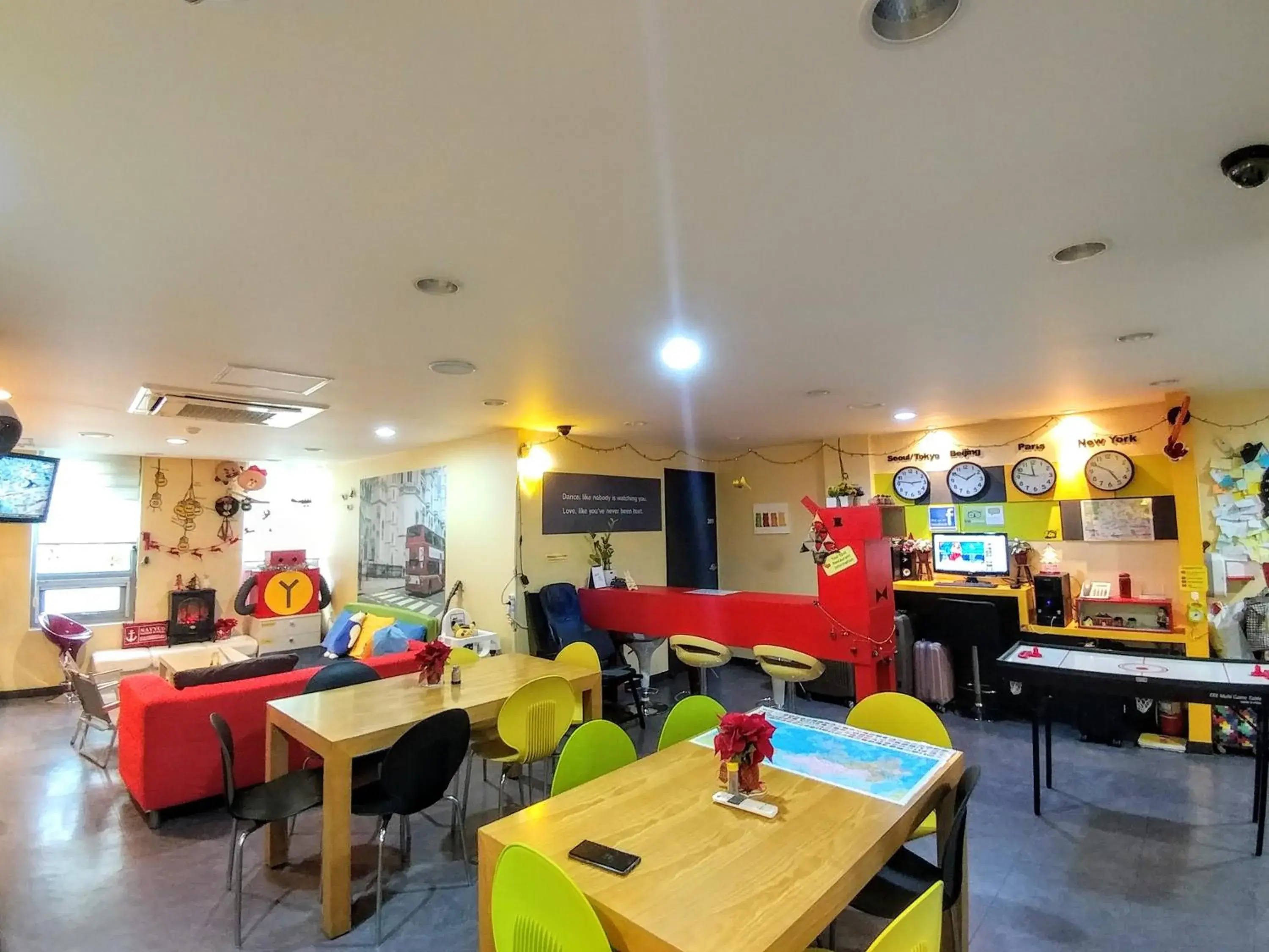 Restaurant/Places to Eat in Hostel Tommy