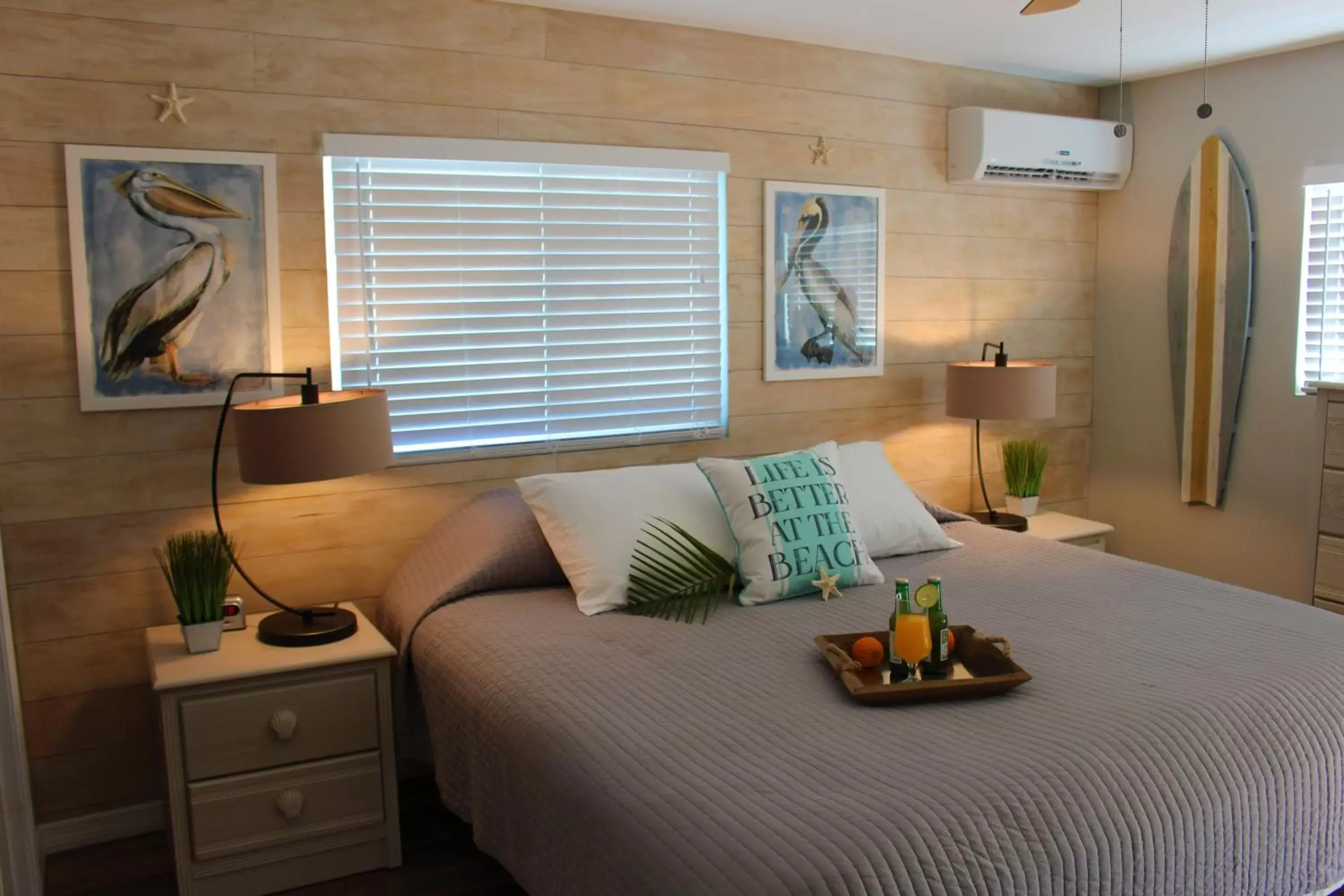 Decorative detail, Bed in Latitude 26 Waterfront Boutique Resort - Bonita Springs