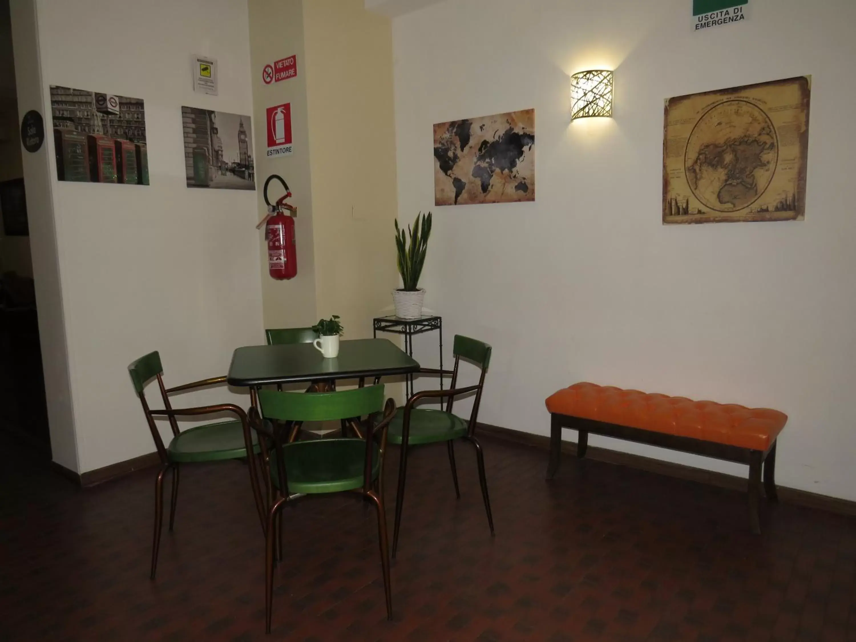 Living room, Dining Area in Hotel San Michele