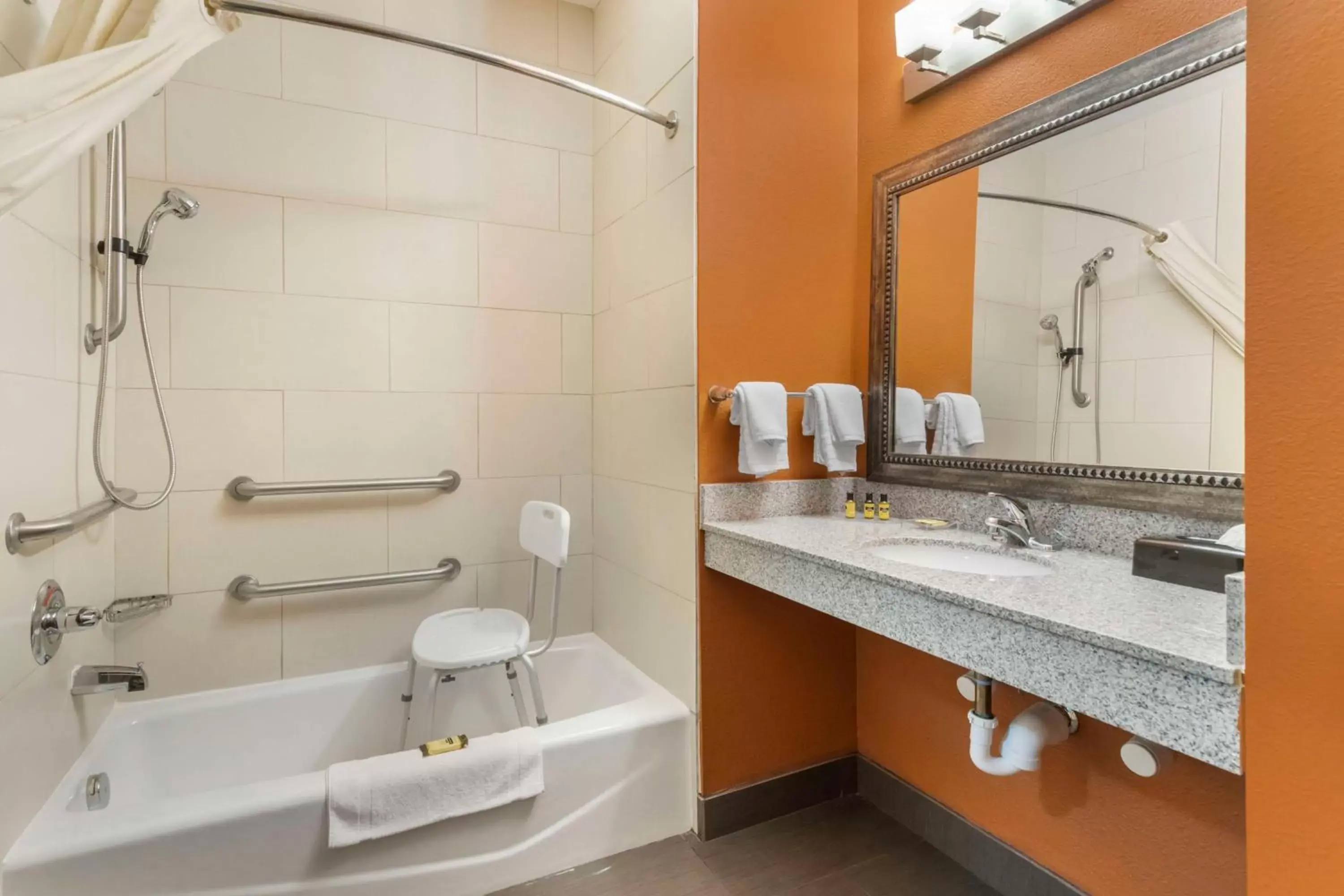 Bathroom in Best Western Plus Longhorn Inn & Suites