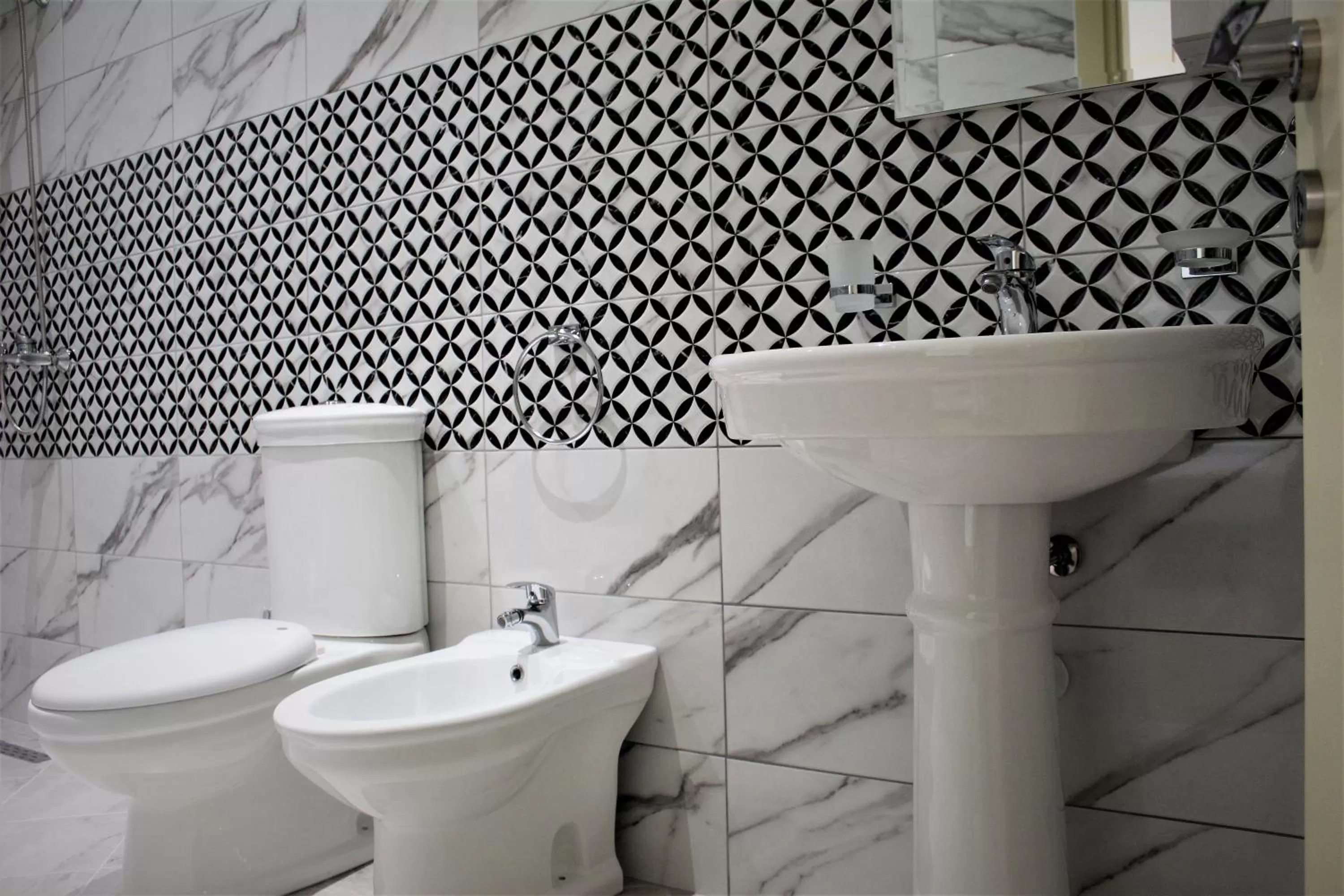 Shower in Hotel Veliera