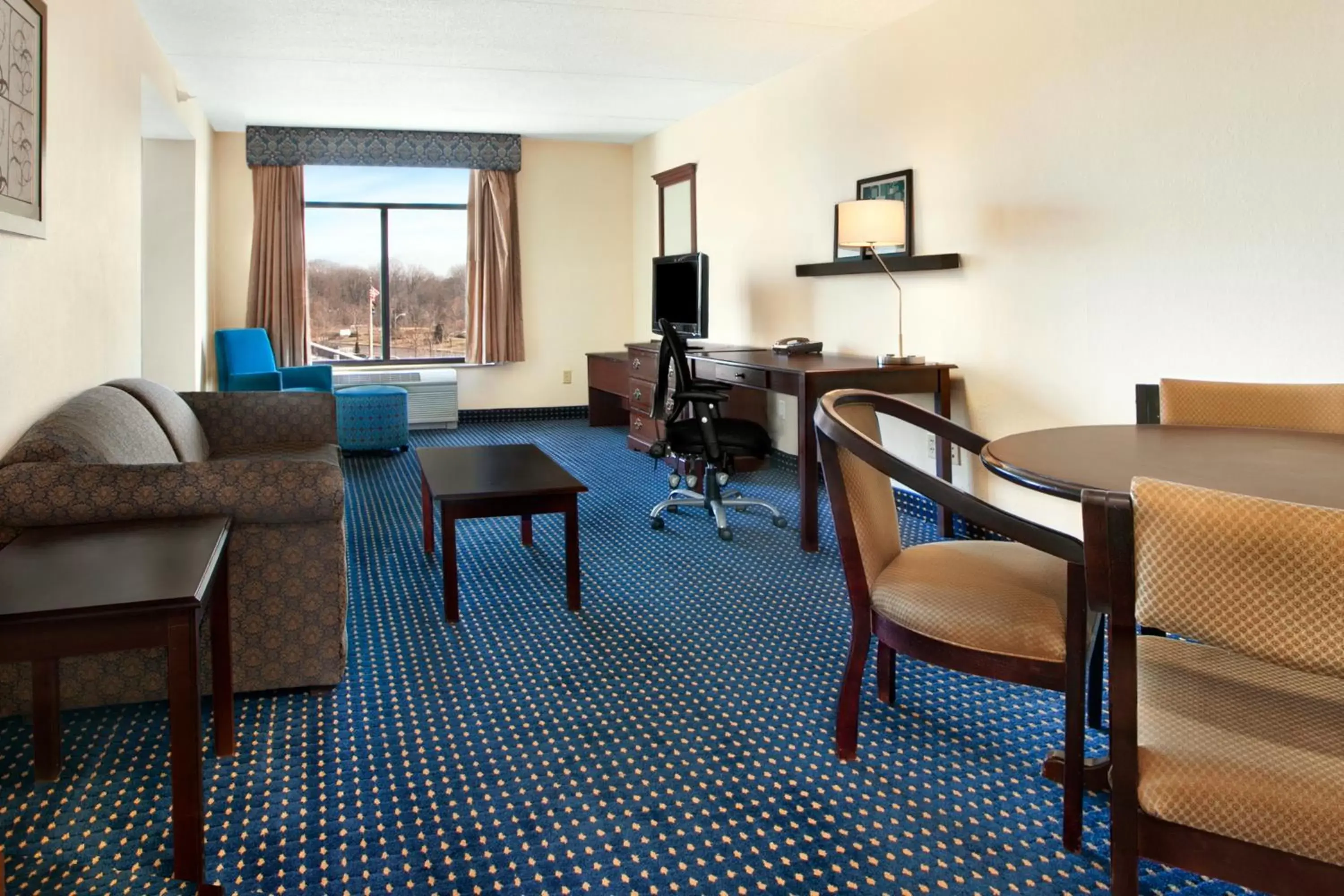 Living room in Comfort Inn & Suites Voorhees - Mt Laurel