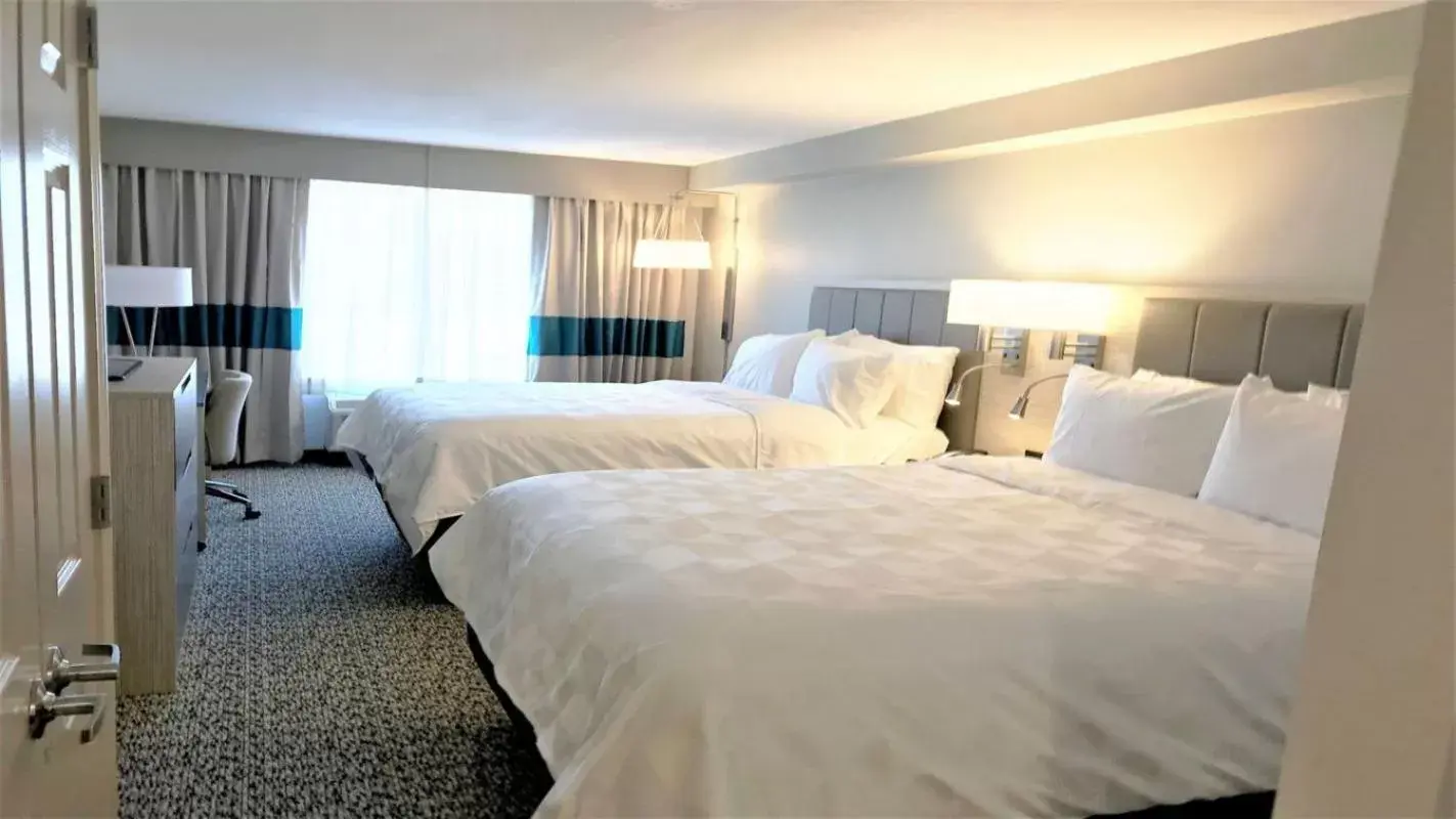 Room with Two Beds - Hearing Accessible - Non-Smoking in Holiday Inn Knoxville N - Merchant Drive, an IHG Hotel Room with Two Beds - Hearing Accessible - Non-Smoking in Holiday Inn Knoxville N - Merchant Drive, an IHG Hotel