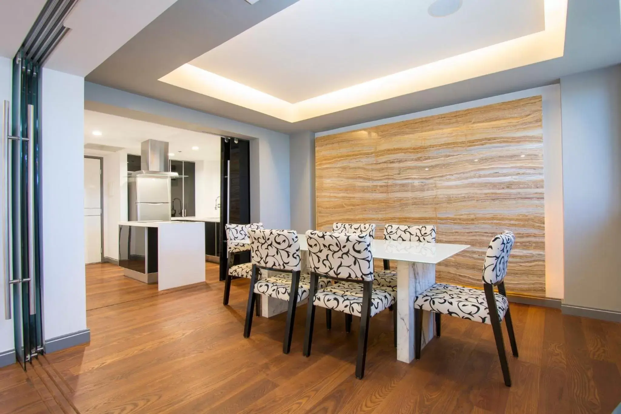 Photo of the whole room, Dining Area in Presidente InterContinental Guadalajara, an IHG Hotel