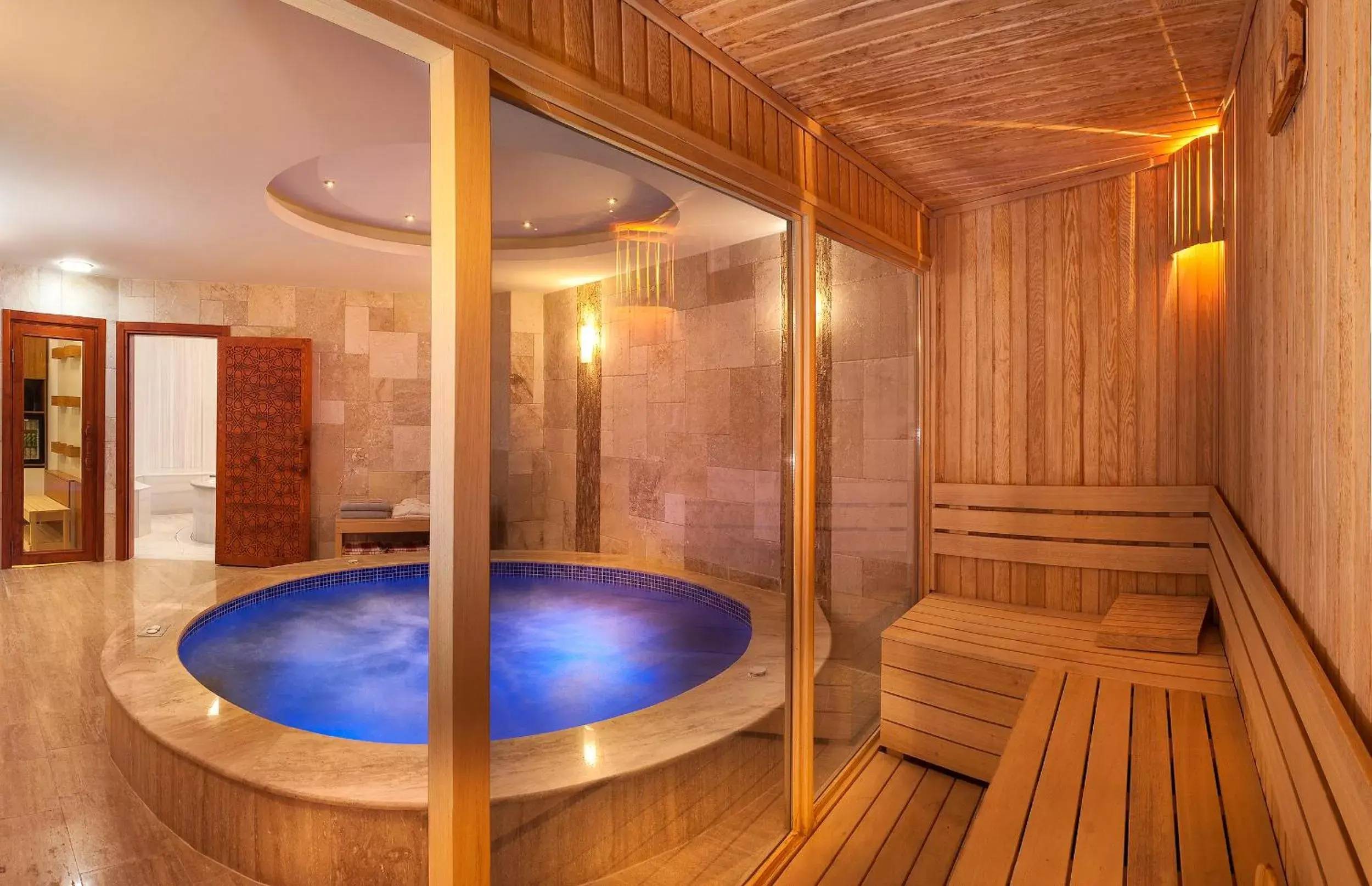 Sauna, Swimming Pool in La Vita Suites