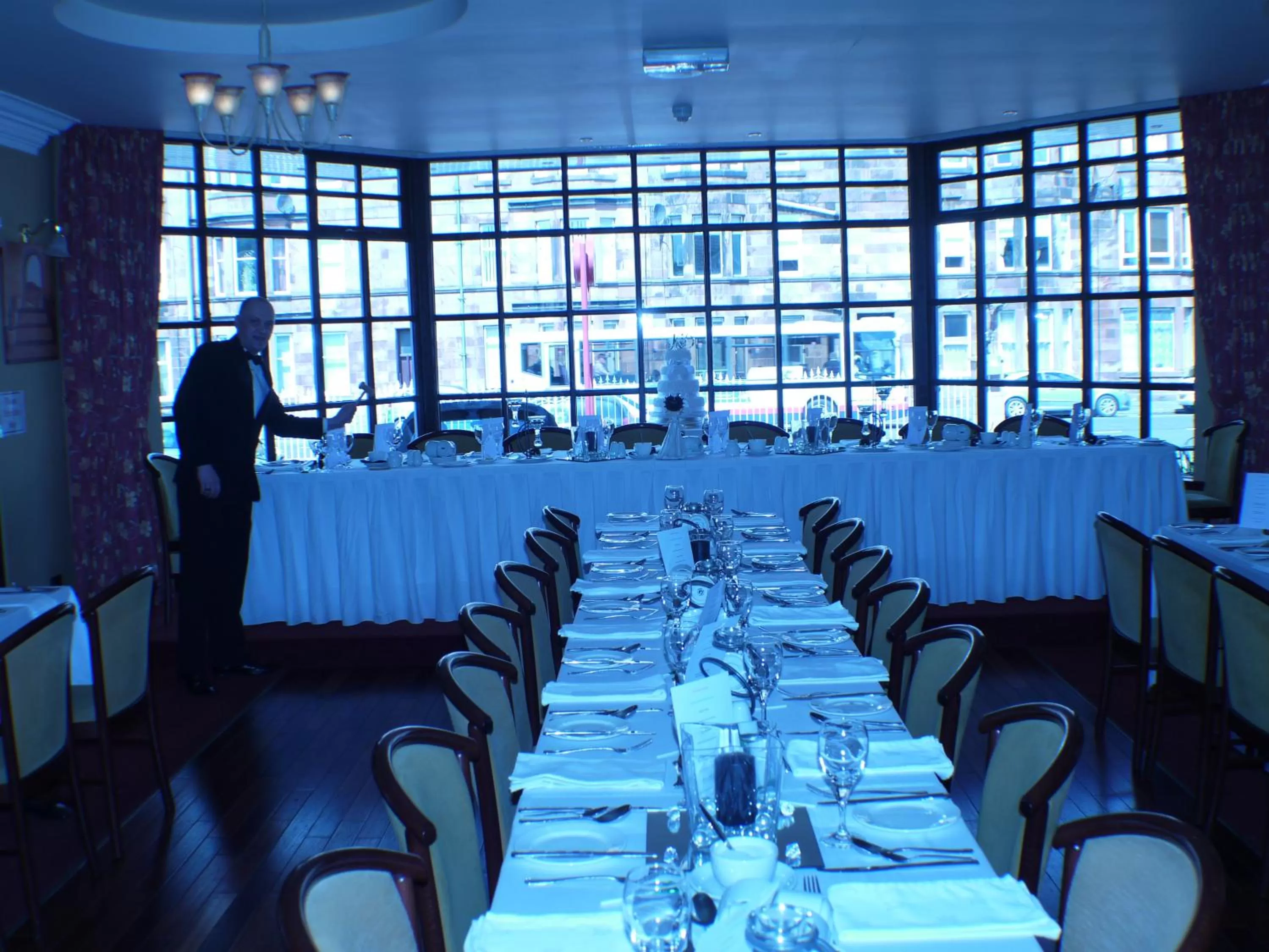 Restaurant/Places to Eat in Villa Hotel