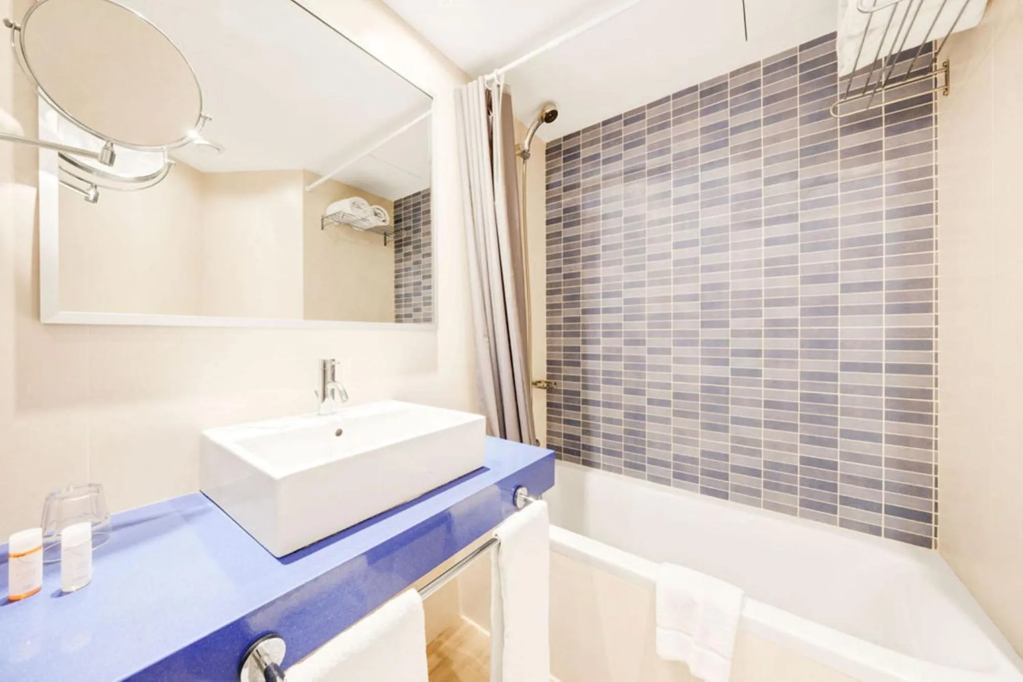 Shower in Hotel Agua Beach "Adults only"