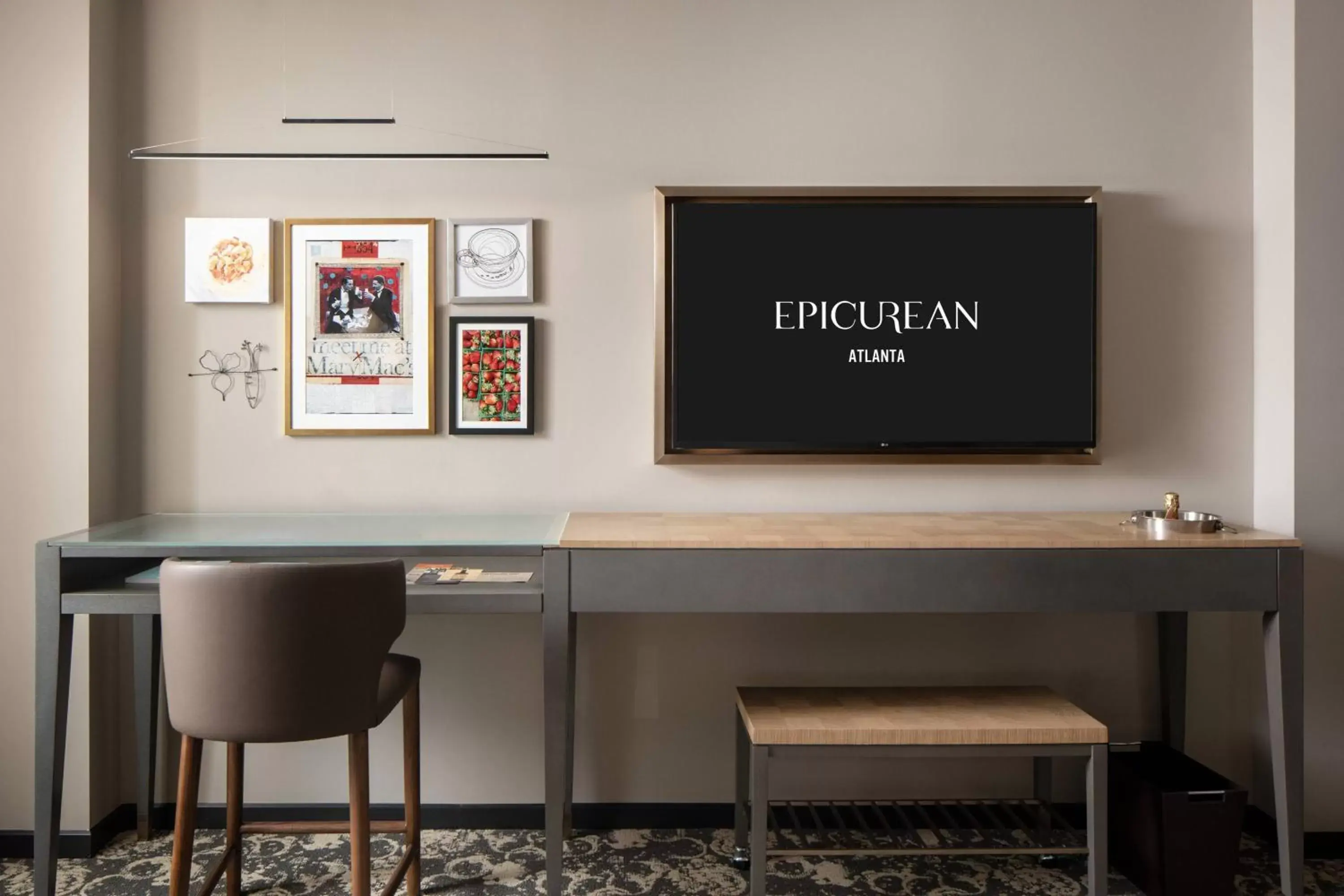 Photo of the whole room, TV/Entertainment Center in Epicurean Atlanta, Autograph Collection