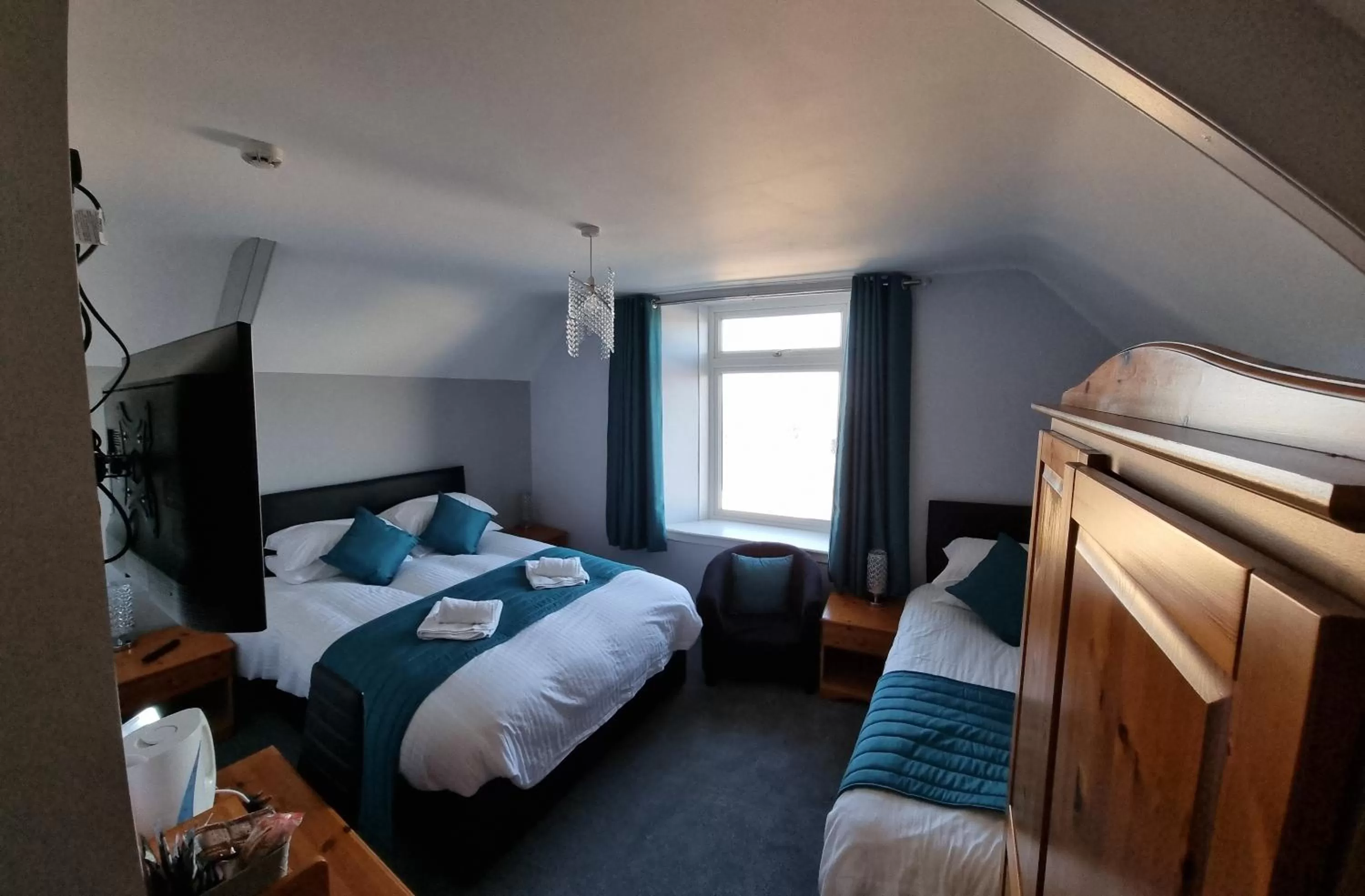 Photo of the whole room, Bed in City Inn