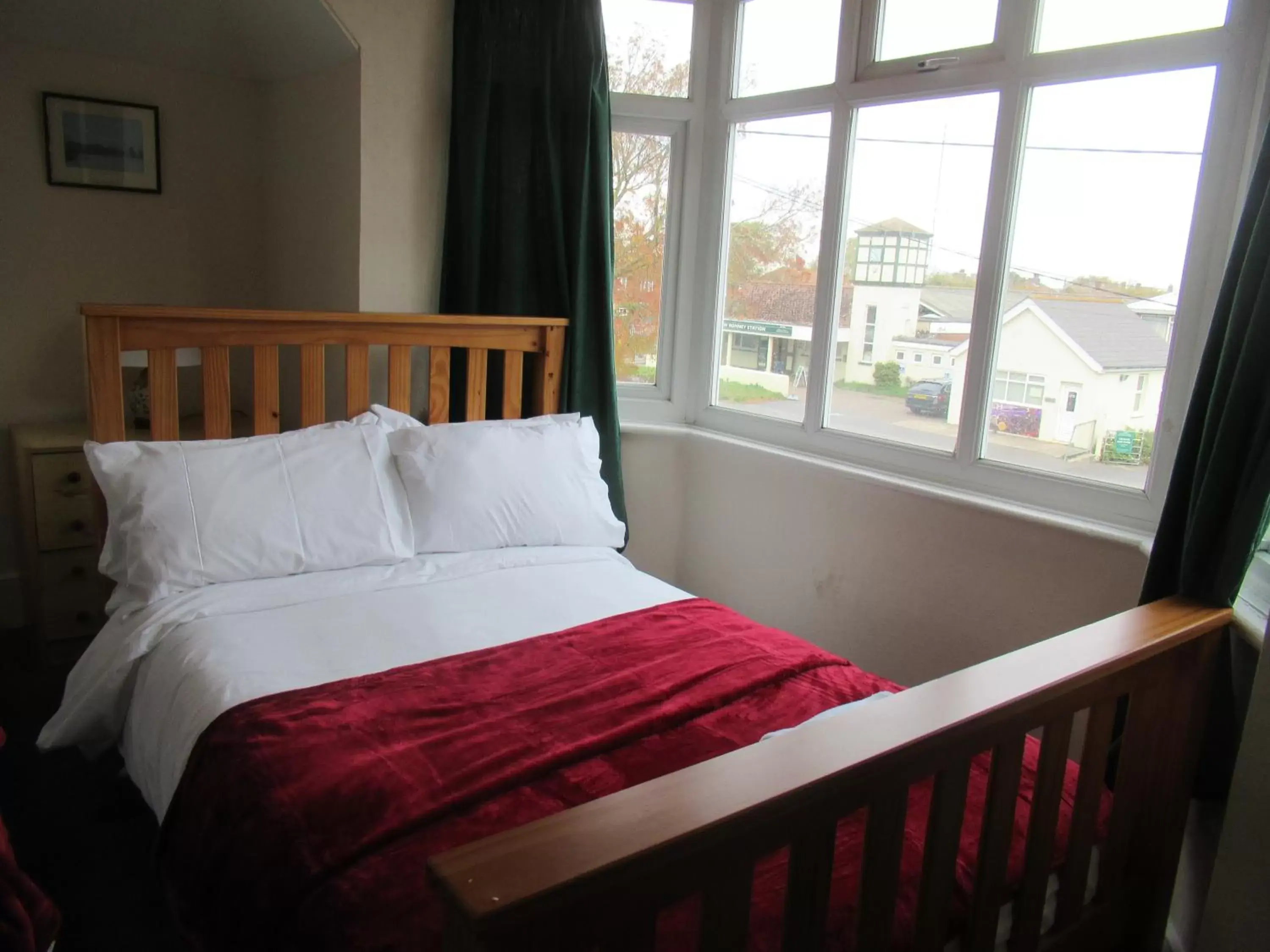 Bedroom, Bed in Littlestone Hotel