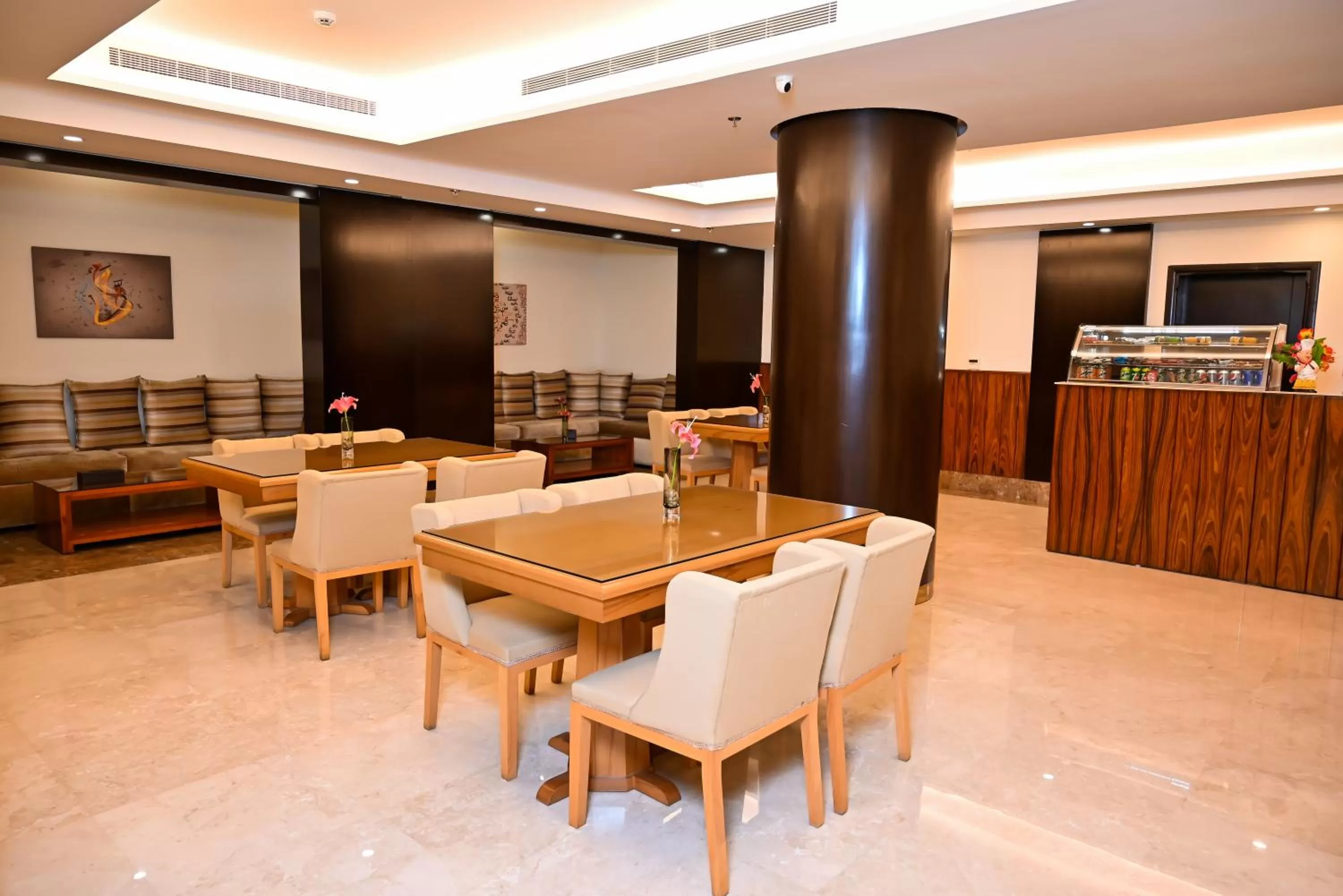 Property building, Restaurant/Places to Eat in The Artisan Hotel-Suits