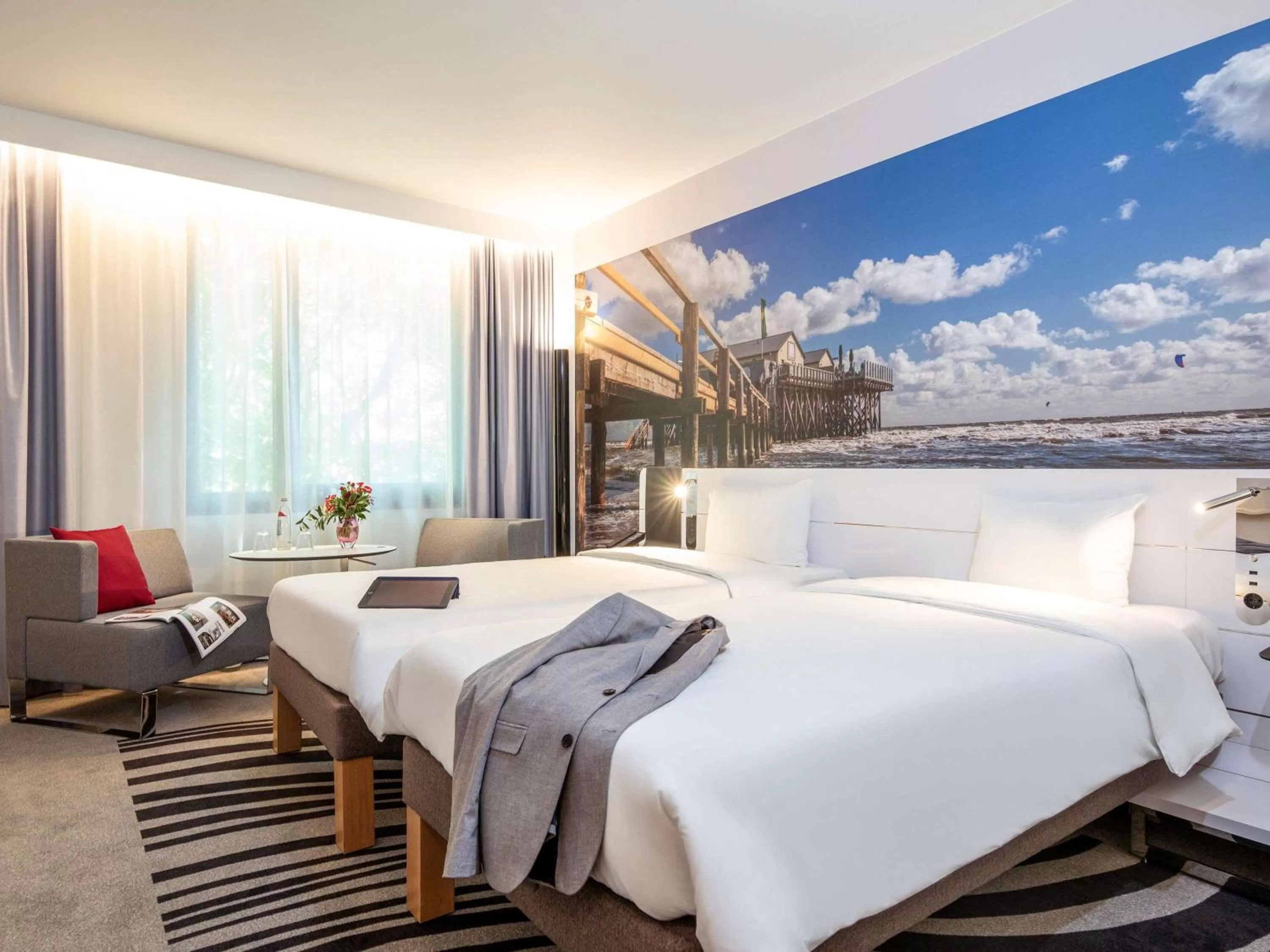 Photo of the whole room, Bed in Novotel Hamburg City Alster