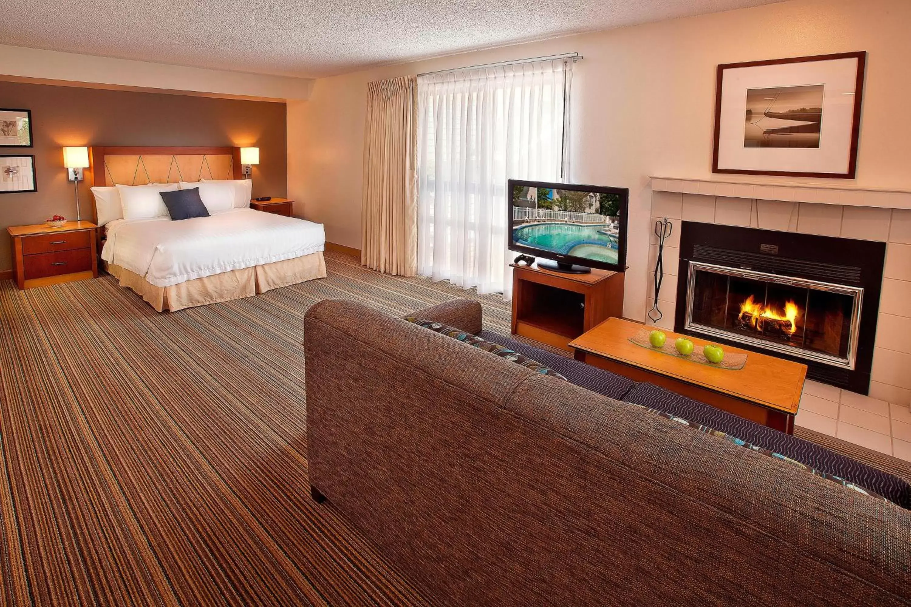 Queen Studio with Fireplace and Transfer Shower - Mobility and Hearing Accessible in Residence Inn by Marriott Portland South-Lake Oswego Queen Studio with Fireplace and Transfer Shower - Mobility and Hearing Accessible in Residence Inn by Marriott Portland South-Lake Oswego