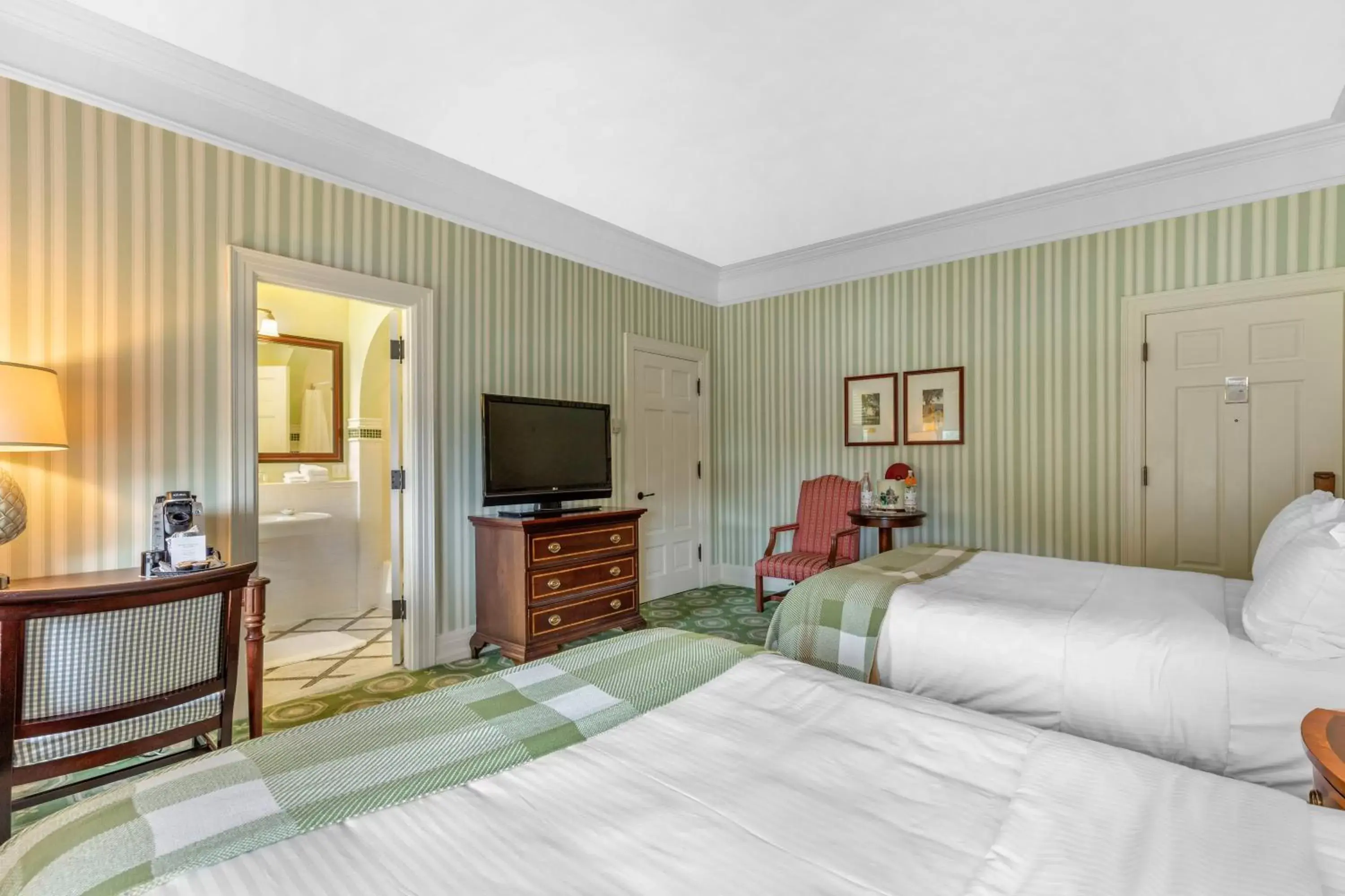 Bedroom, Bed in The Omni Homestead Resort