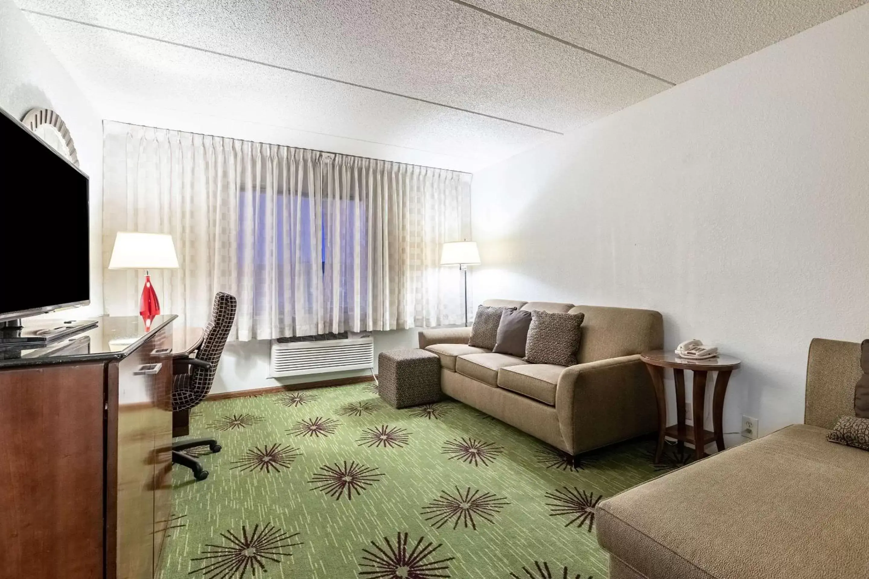 Photo of the whole room, Seating Area in Quality Inn & Suites