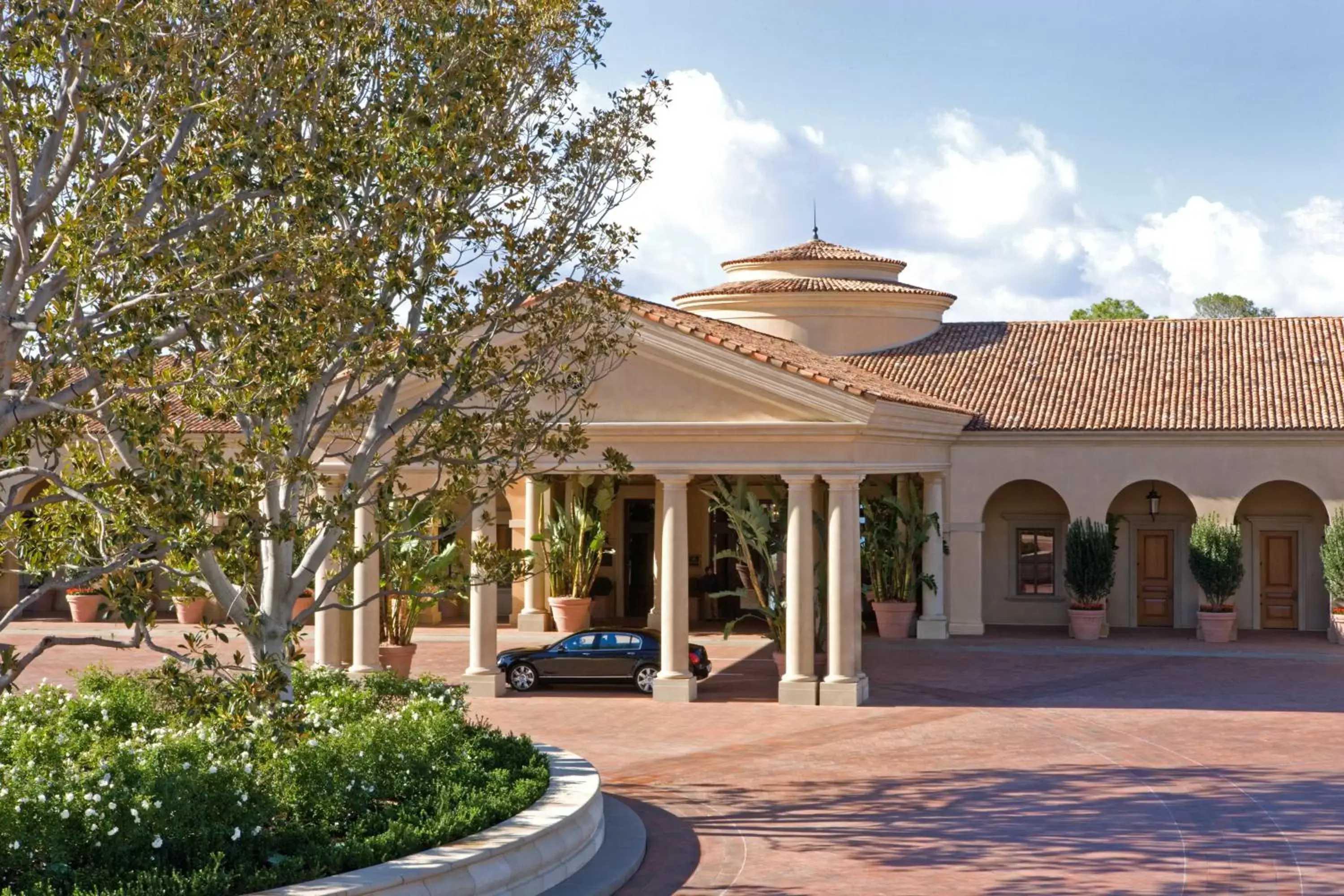 Facade/entrance, Property Building in Resort at Pelican Hill