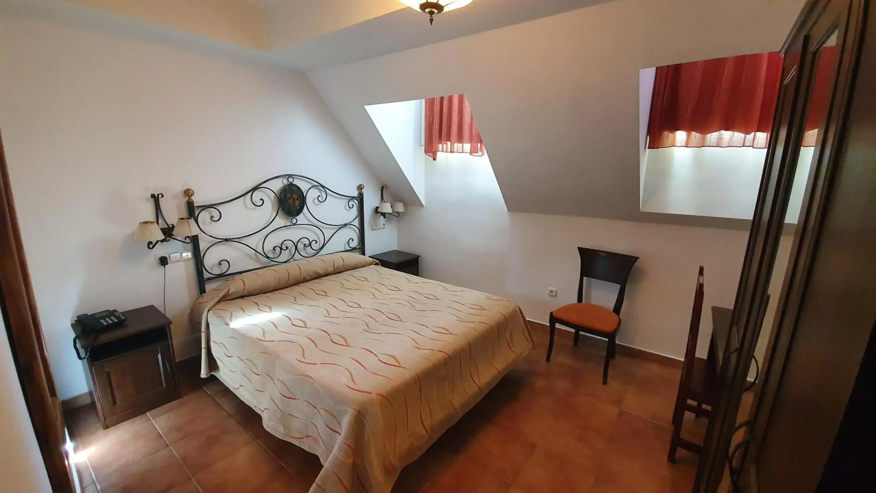 Bedroom in Coso Viejo